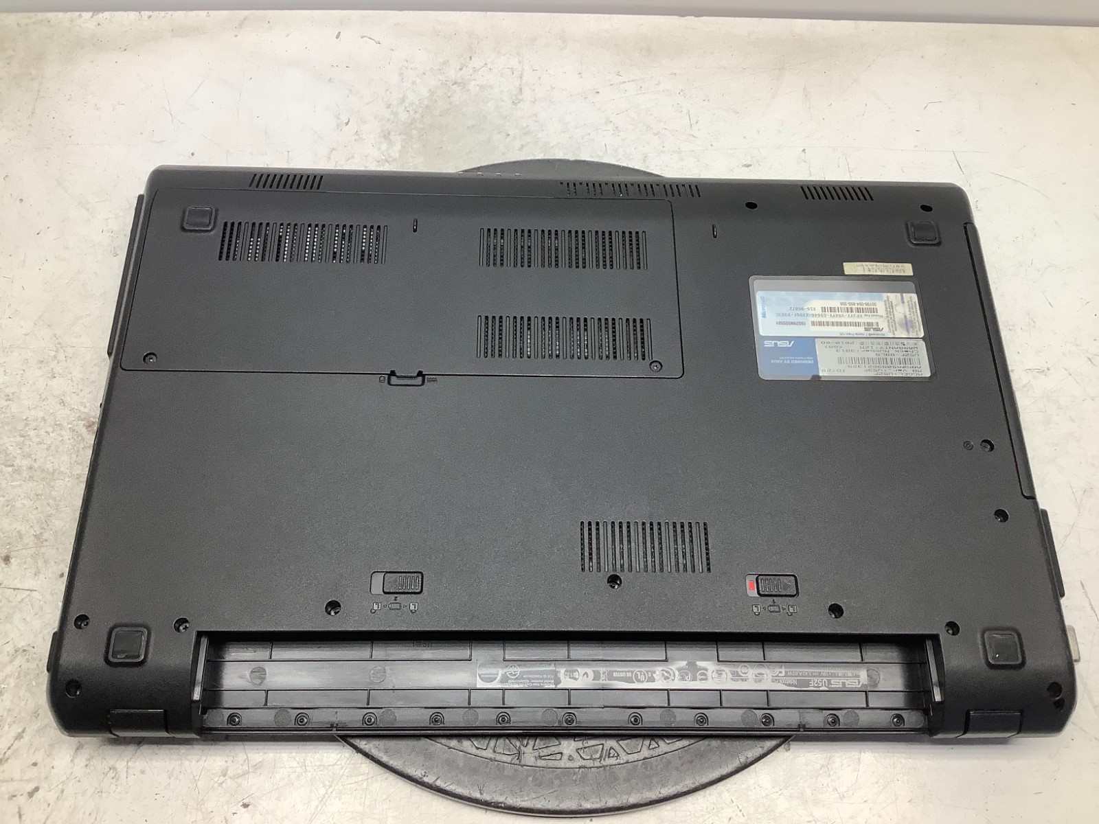 Asus U52F 208 Intel i5-M460 2.53GHz 4 GB NO HDD