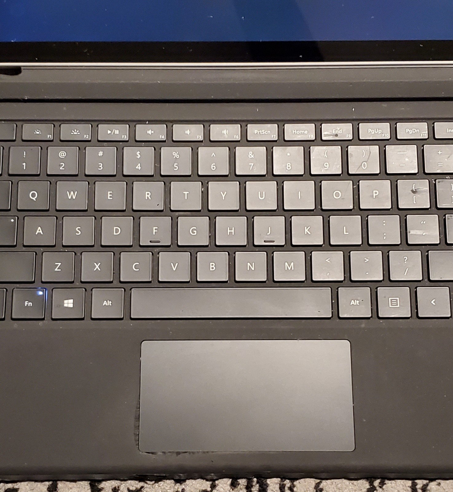 Surface Pro 4/ I5-6300U/8GB RAM/256GB SSD/Win 11 Pro Activated/used