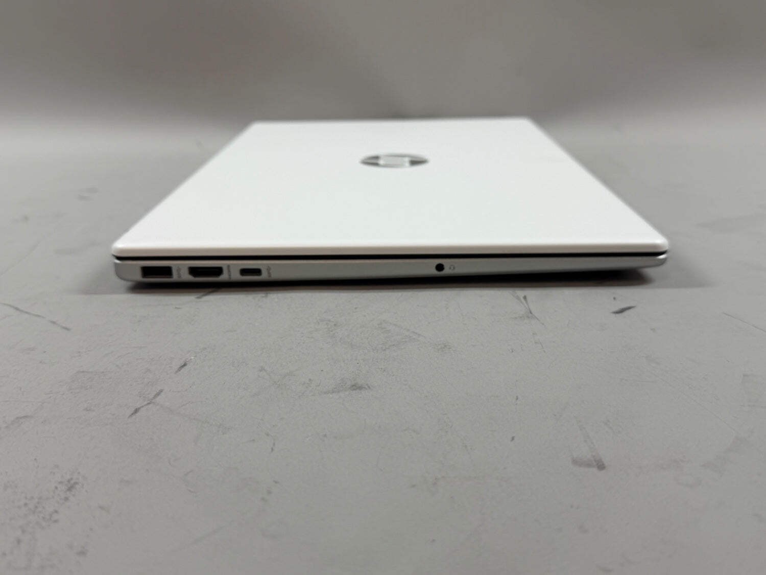 HP Envy 15.6″ Athlon Silver 7120U 3.5GHz 8GB RAM 1TB SSD Radeon Graphics