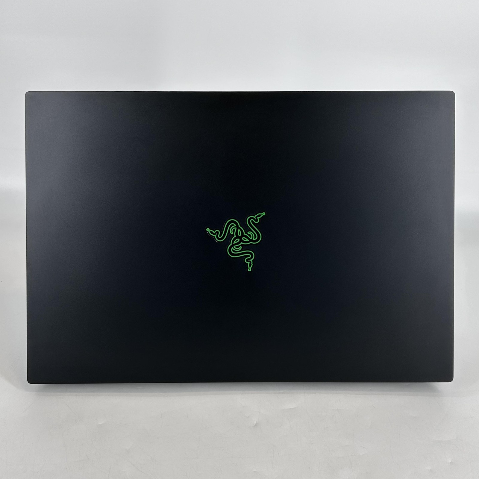 Razer Blade 16 Black 120Hz UHD+ 2.2 GHz i9-14900HX 96GB 4TB/4TB NVIDIA RTX 4090
