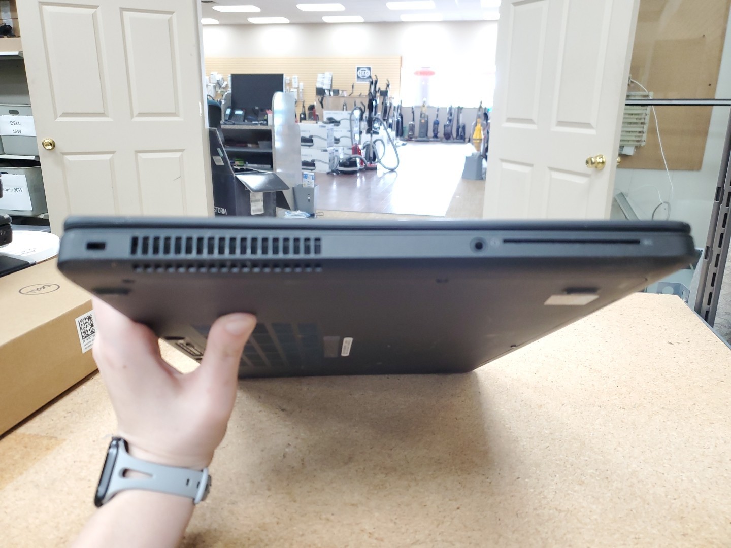 Dell Latitude E5550 500GB SSD, i5-5300U 2.2GHz, 8GB Ram) Laptop 050526-1