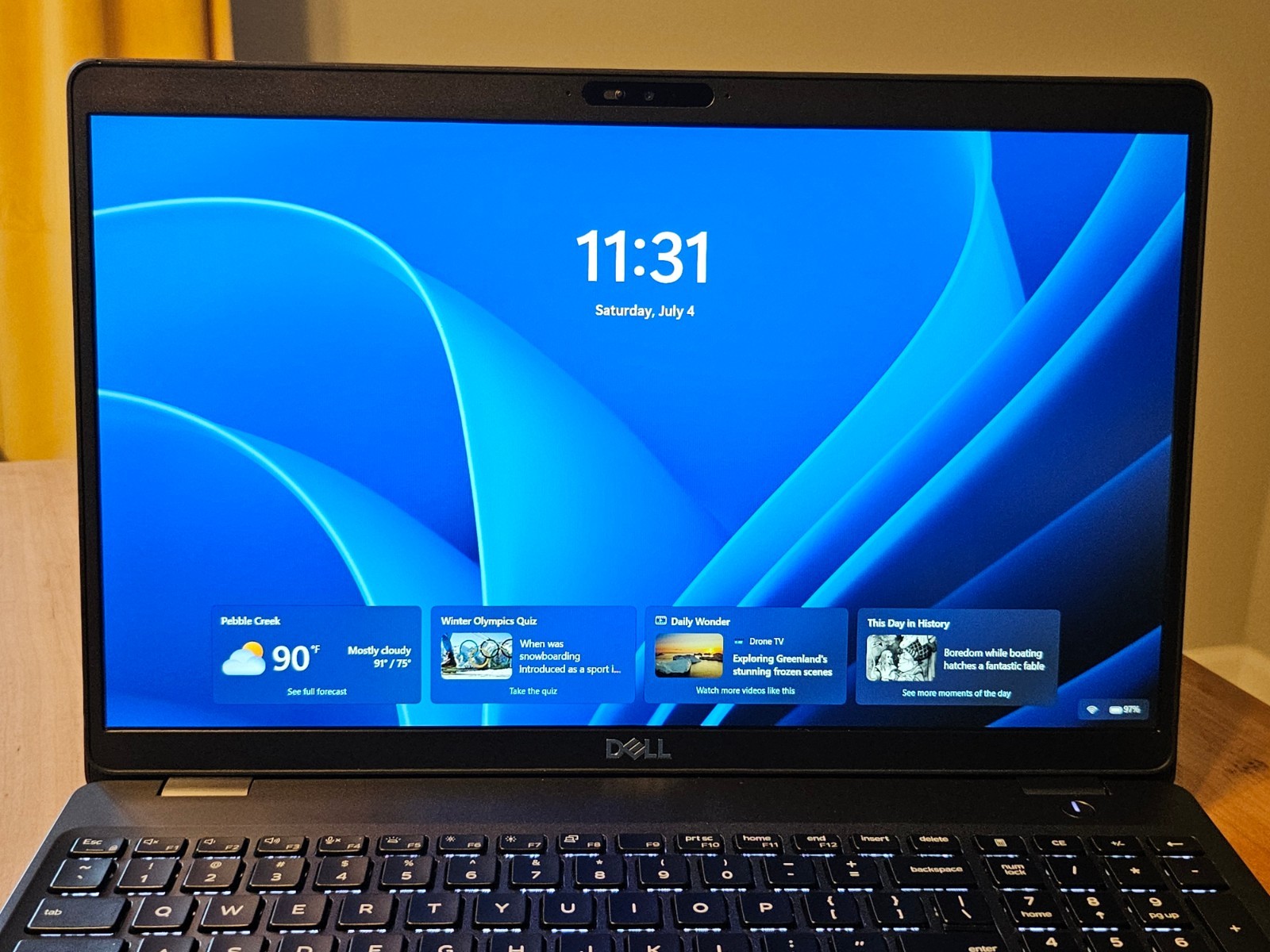 Good Dell Latitude 5500 i5-8265U 1.6GHz 8GB RAM 256GB NVMe Full HD AC & Battery