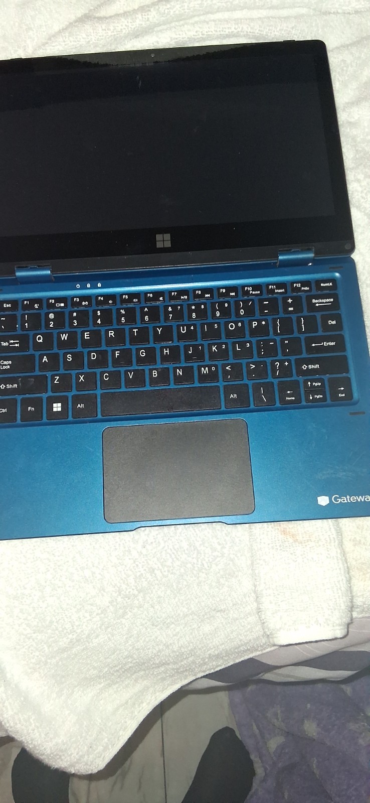 Gateway GWTC116-2BL 11.6″ Laptop Intel Celeron 64GB SSD Windows Blue