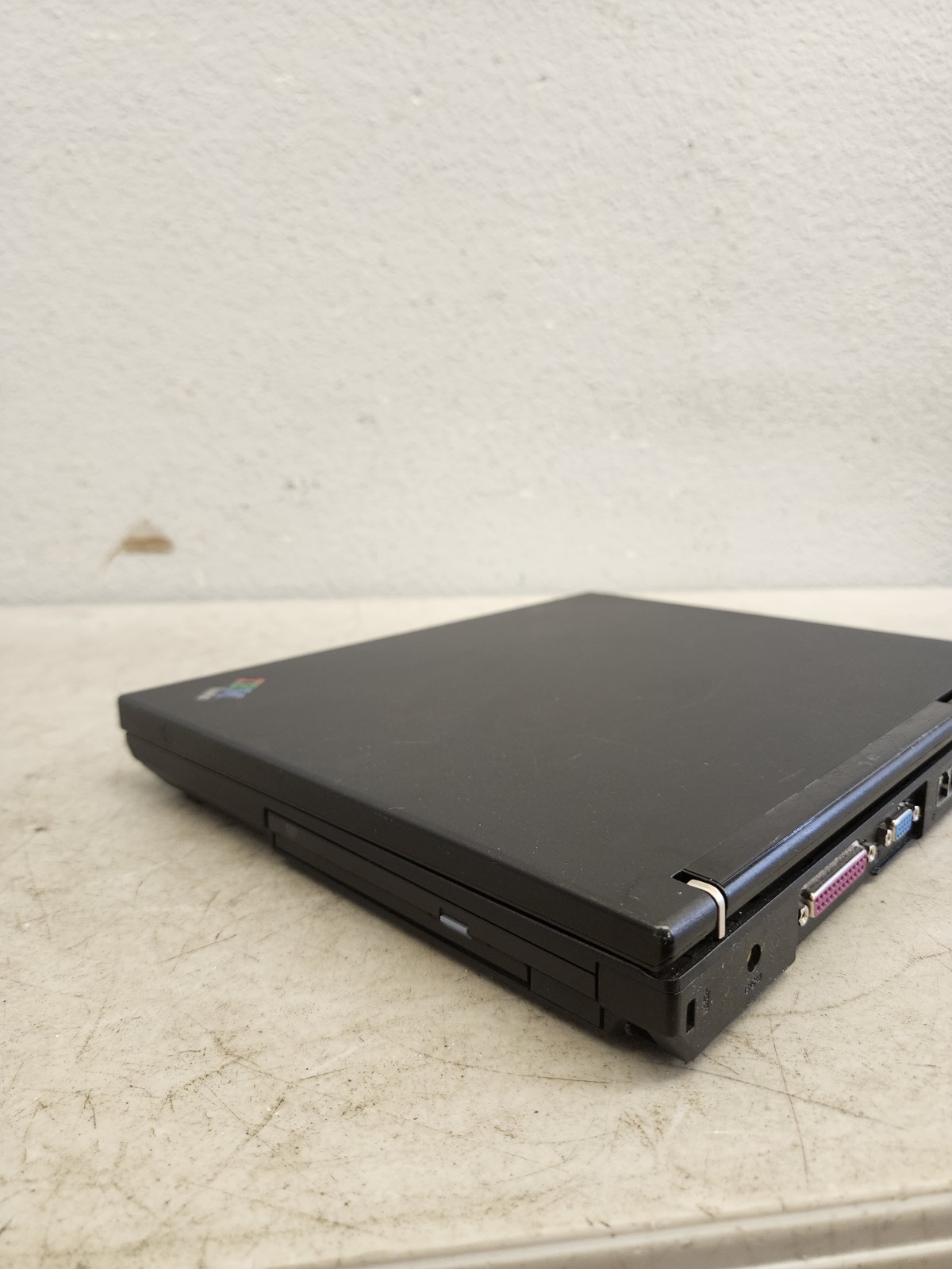IBM Thinkpad Type 2652 A31 Windows 2000 Professional 1-2CPU -POWERS ON For Parts