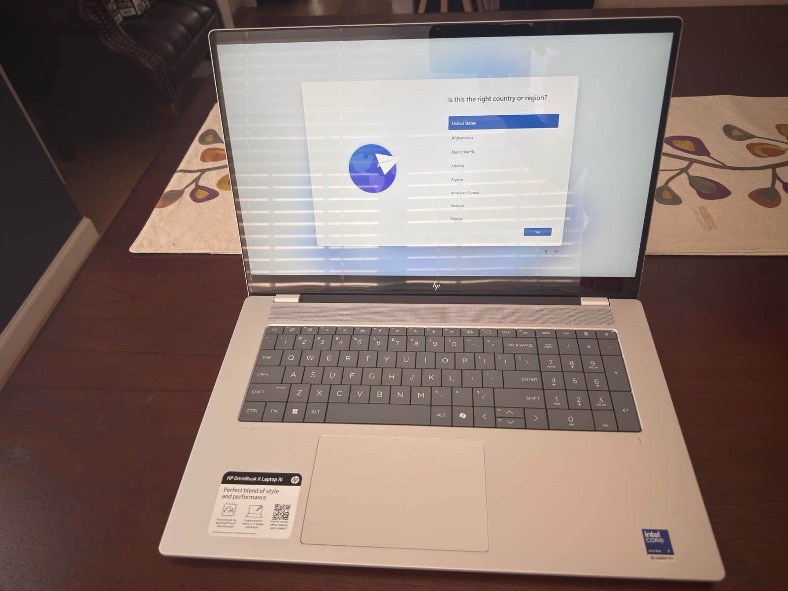 HP OmniBook X 17-dd0013d 17.3″ Laptop, Intel Core Ultra 7 256V 16GB Intel Arc