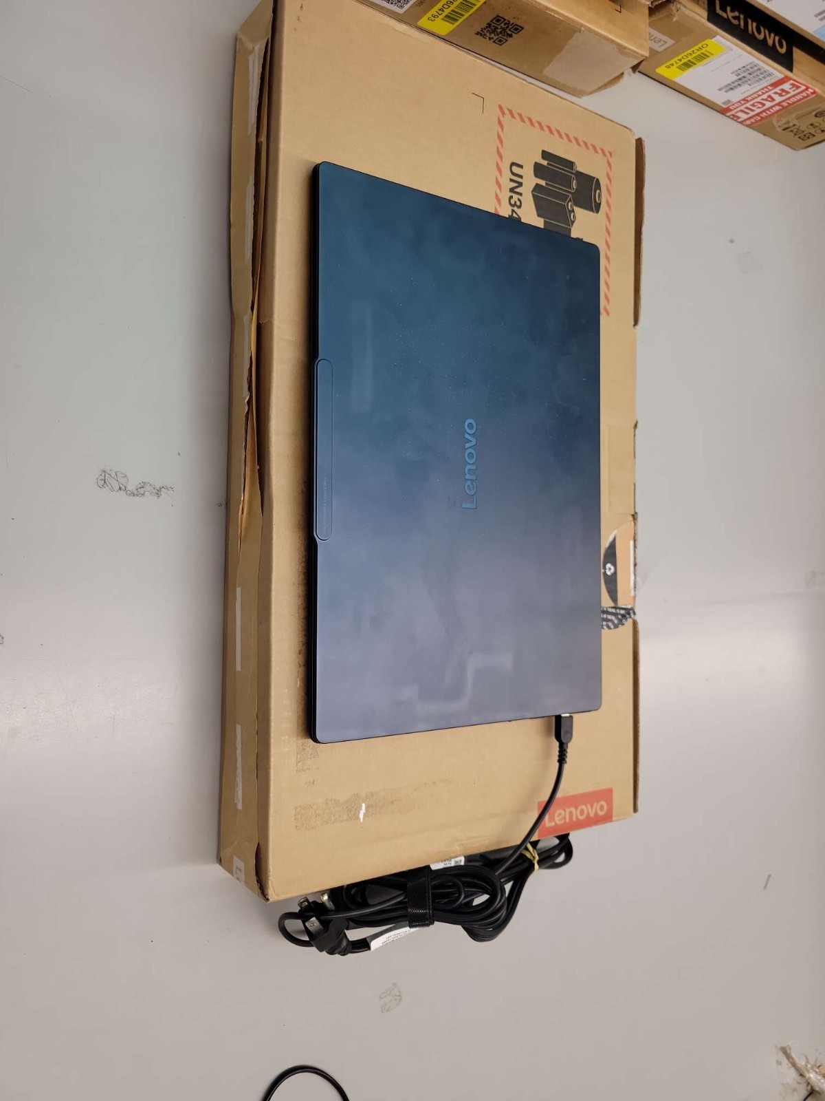 Lenovo Yoga Slim 7X 14.5″ Touch Laptop,Snapdragon X Elite, 16GB RAM 1TB SSD,WiF7
