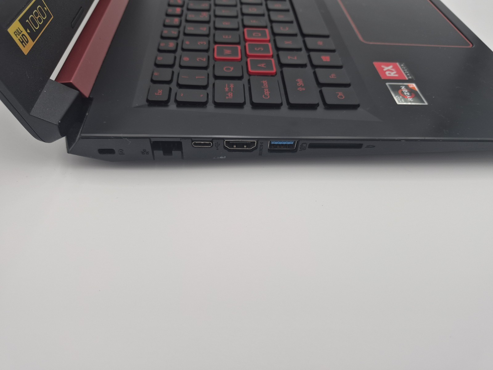 Acer Nitro 5 15.6″ FHD Gaming Laptop Ryzen 5 Radeon RX w/ Charger (Pre-owned)
