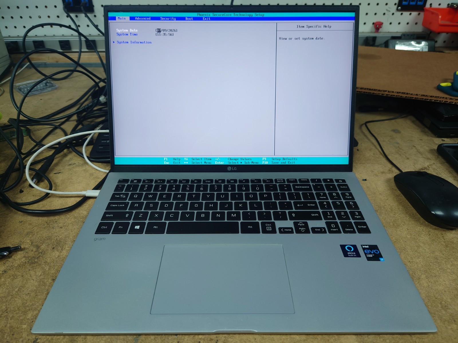 LG Gram 16″ FHD i7-1165G7 16GB RAM 512GB SSD No OS