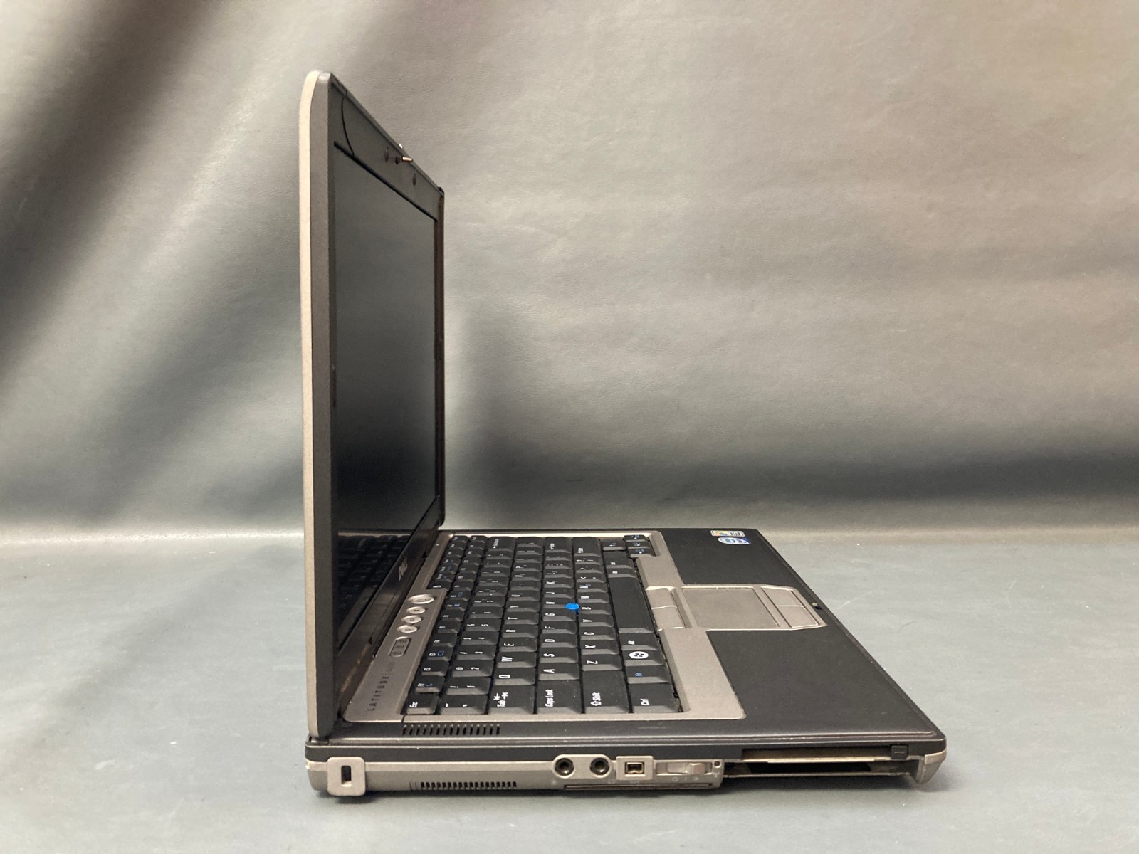 Dell Latitude D630 Intel Core 2 Duo 2.20GHz 2GB RAM 14″ Laptop (NO HDD/OS)
