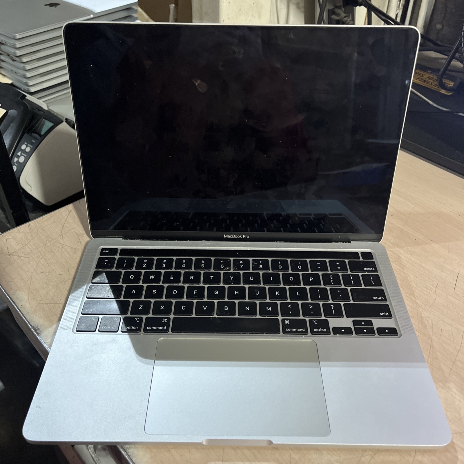APPLE MACBOOK PRO “M1″ 8 CPU/8 GPU 13” 3.2GHZ 8GB RAM 256SSD