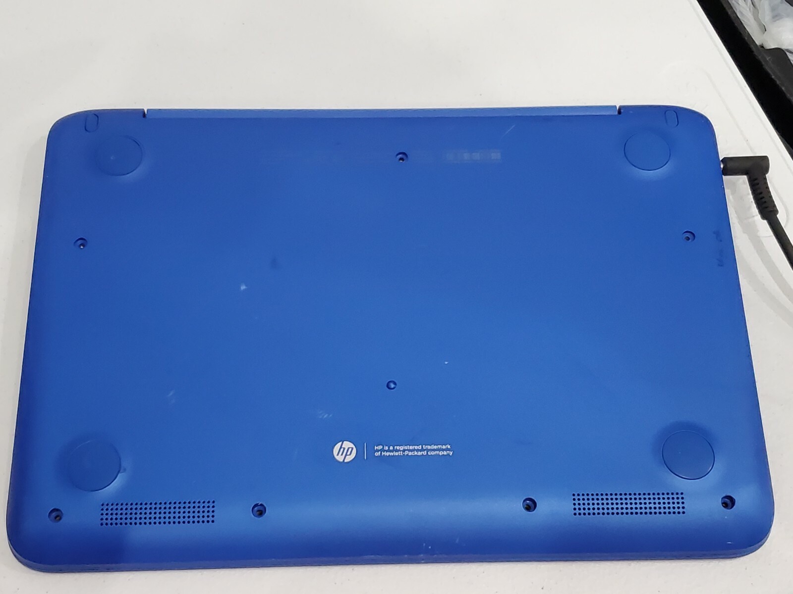 HP Stream 11-d010wm 11.6″ Laptop Intel Celeron-N2840 1.8GB 28GB READ