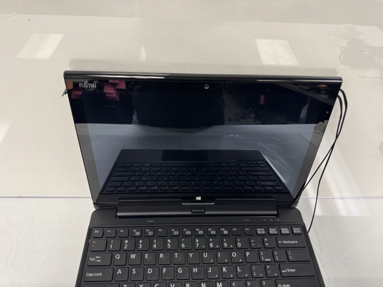 Fujitsu Stylistic Q704 12.5″ Core i5-4200U 4GB Ram 240 SSD w/ Keyboard Dock #1