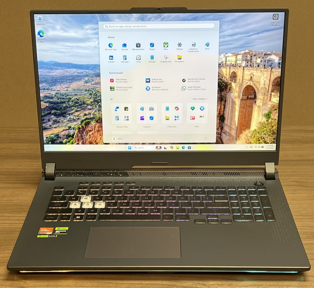 ASUS G713PV-WS94 ROG Strix G17 Ryzen 9 7845HX 512GB 16GB NVIDIA RTX 4060 (8GB)