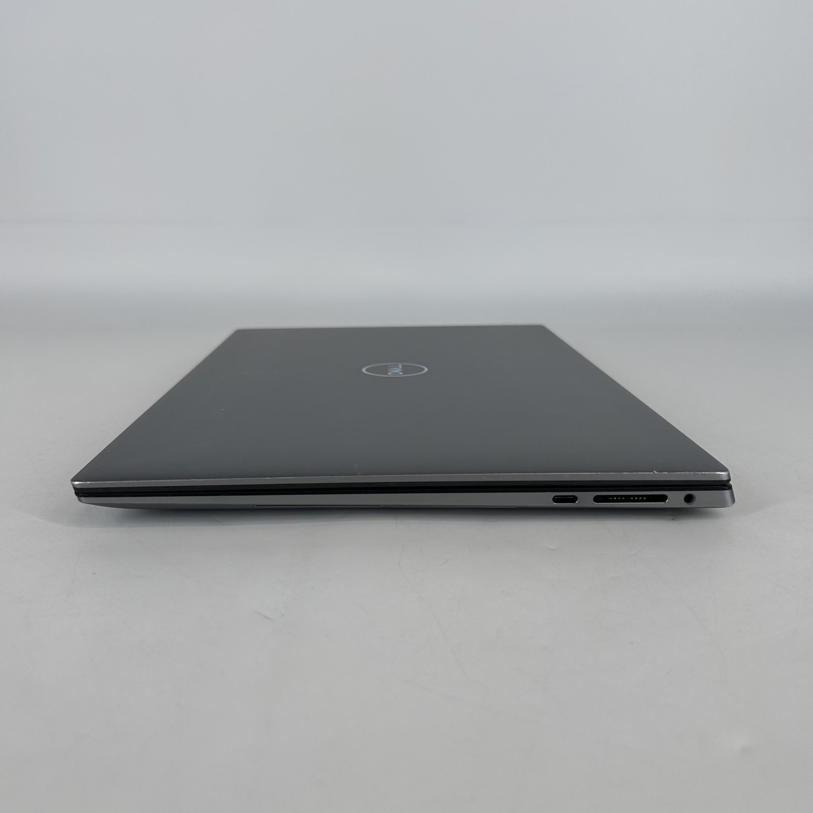 Dell Precision 5570 15.6 Gray FHD+ 2.5 GHz i9-12900H 32GB 1TB SSD Very Good