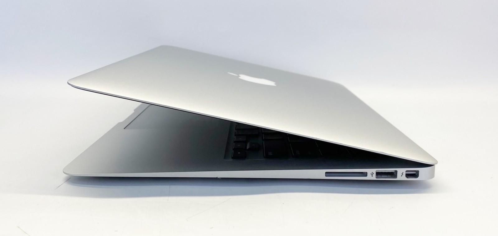 Apple MacBook Air 13″ Early-2015 Core i5-5250U 1.6GHz 8GB RAM 128GB SSD A1466…