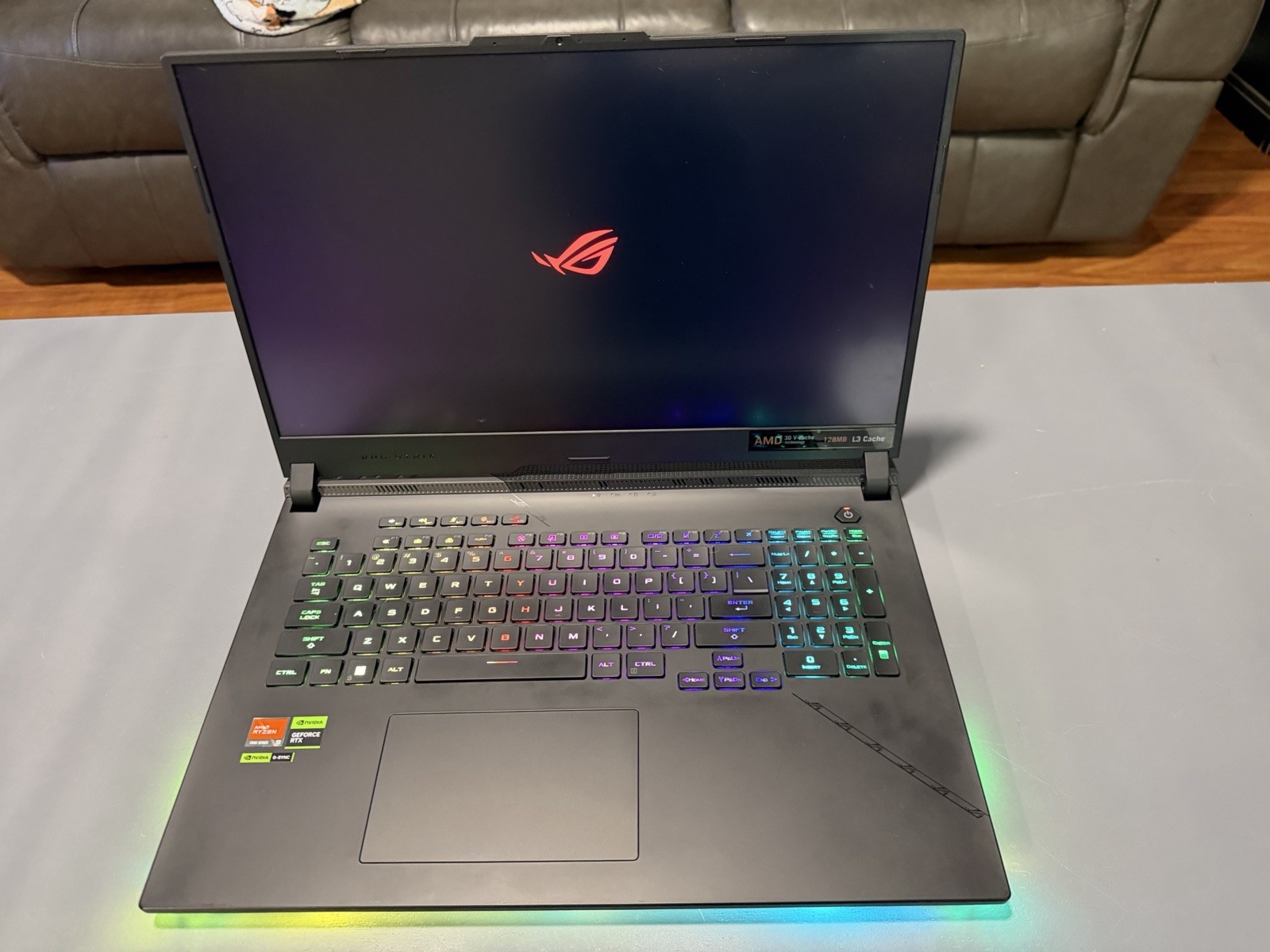 ASUS ROG Strix 17.3″ Ryzen 9 7945HX3D RTX 4090 32GB 2TB SSD Windows 11