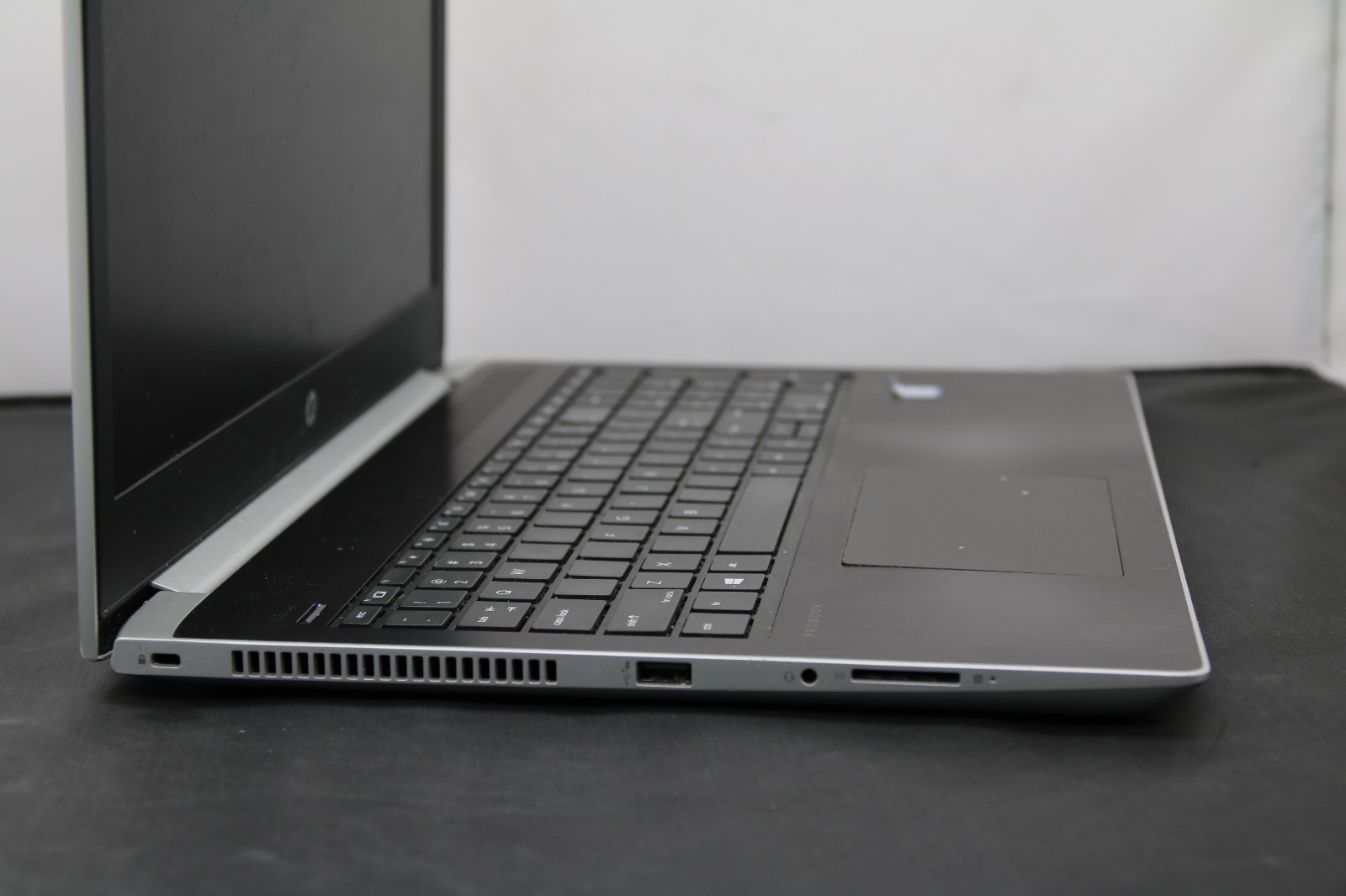 HP PROBOOK 450 G5 – i5-8250U – 4GB, 256GB, Windows 11 + Adapter