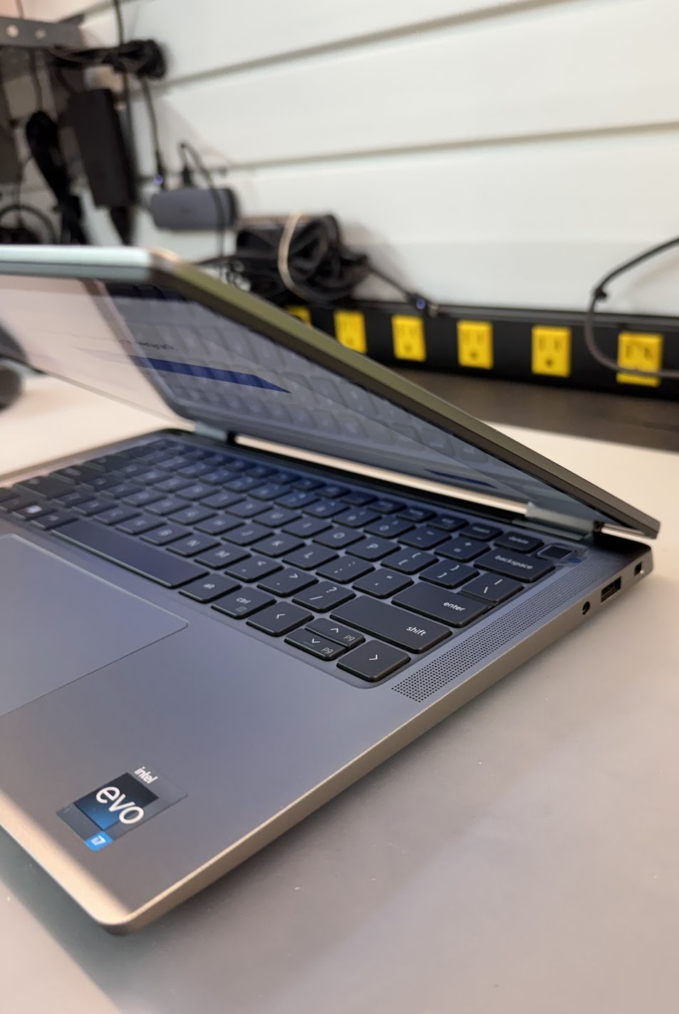 Dell Latitude 7340 2IN1 Intel Core i7-1365U 512GB SSD 32GB RAM WIN11 LAPTOP READ