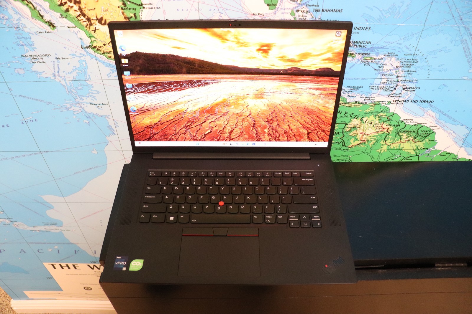 Lenovo Think Pad P1 Gen 6 16 OLED 2.6 GHz i9-13900H 32GB 1TB SSD RTX 2000 Ada