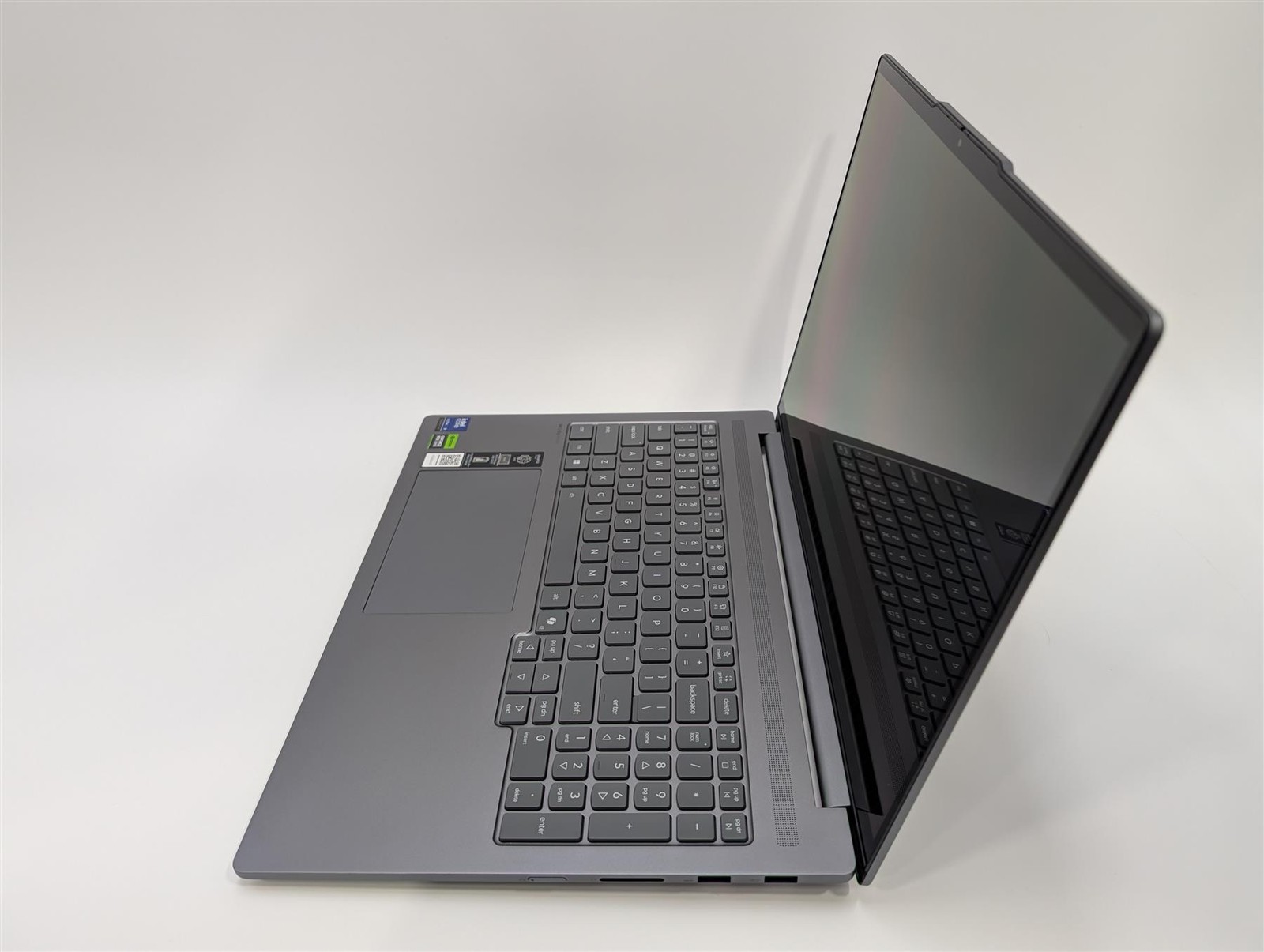 Lenovo IdeaPad Pro 5 16″ Ultra 9 285H 32GB 1TB SSD RTX Luna Grey Used-Very Good