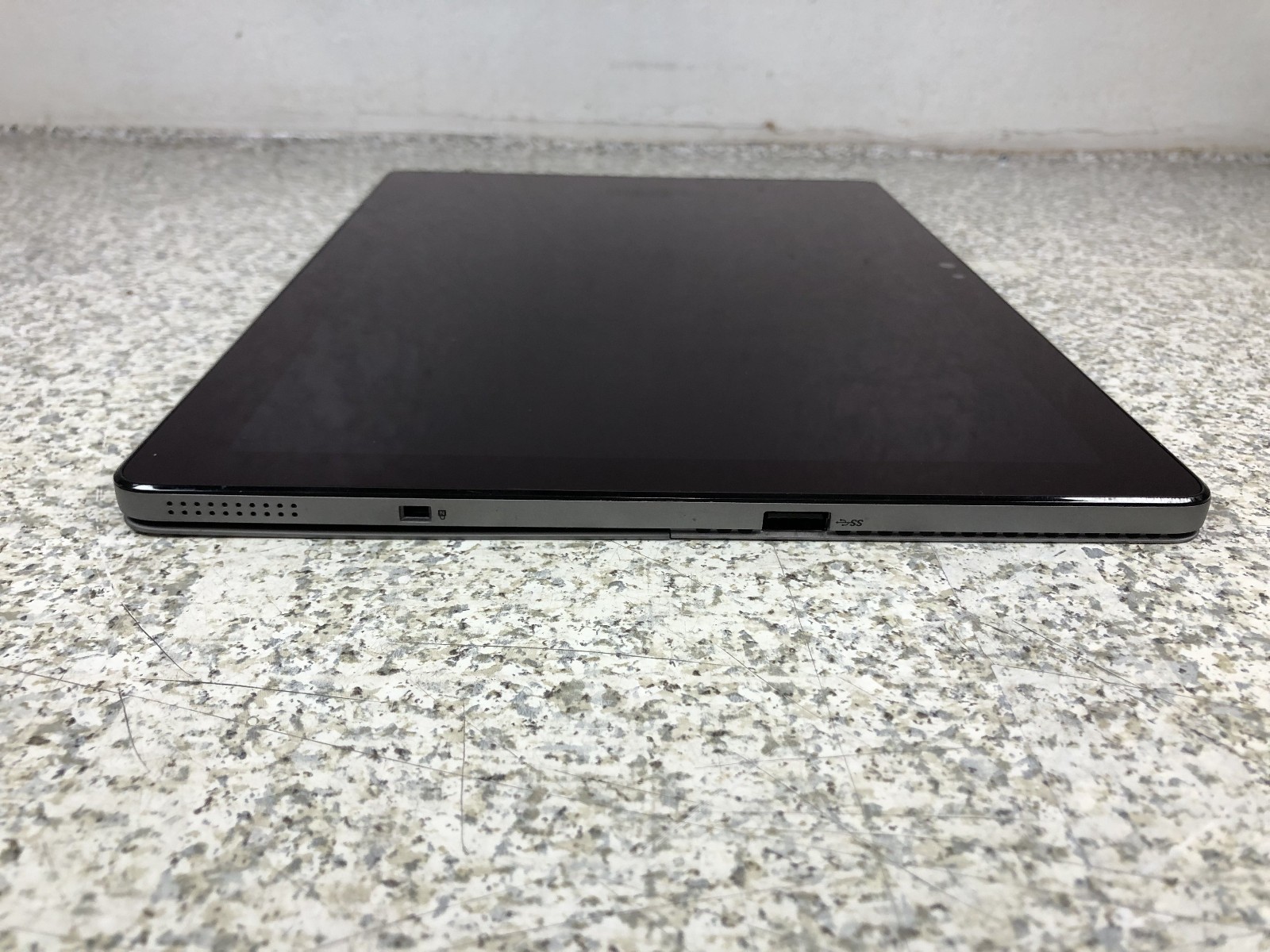 Dell Latitude 7210 2-in1 Intel i5-8265 1.60GHz 8GB (No HD/No OS)