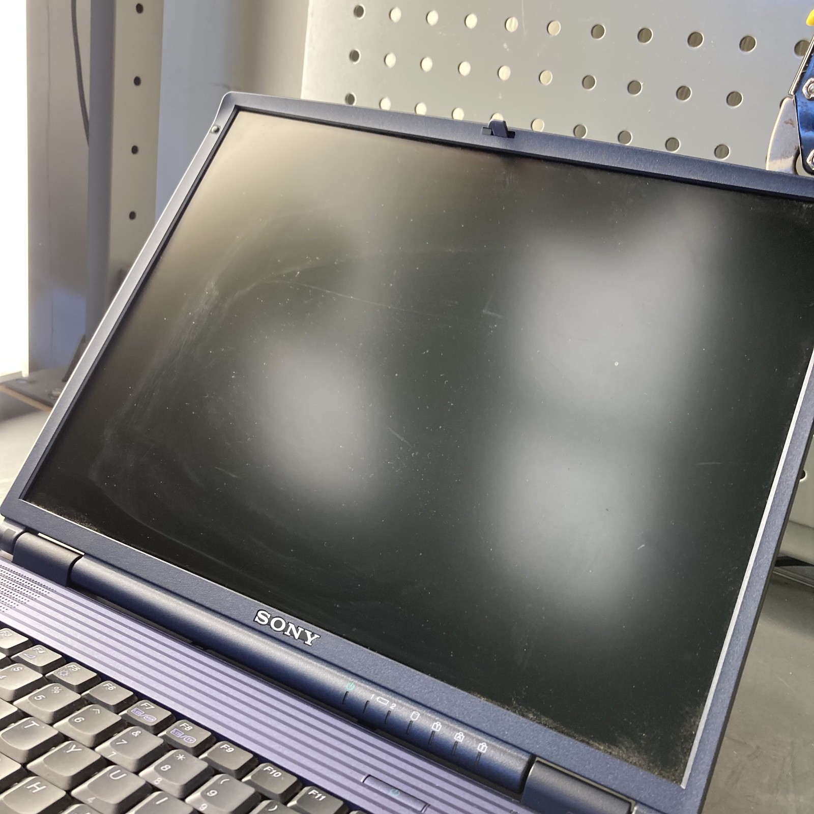 Sony VAIO PCG-FXA36 AMD Athlon Mobile 4 600MHz 256MB RAM 20GB HDD XP W/ AC