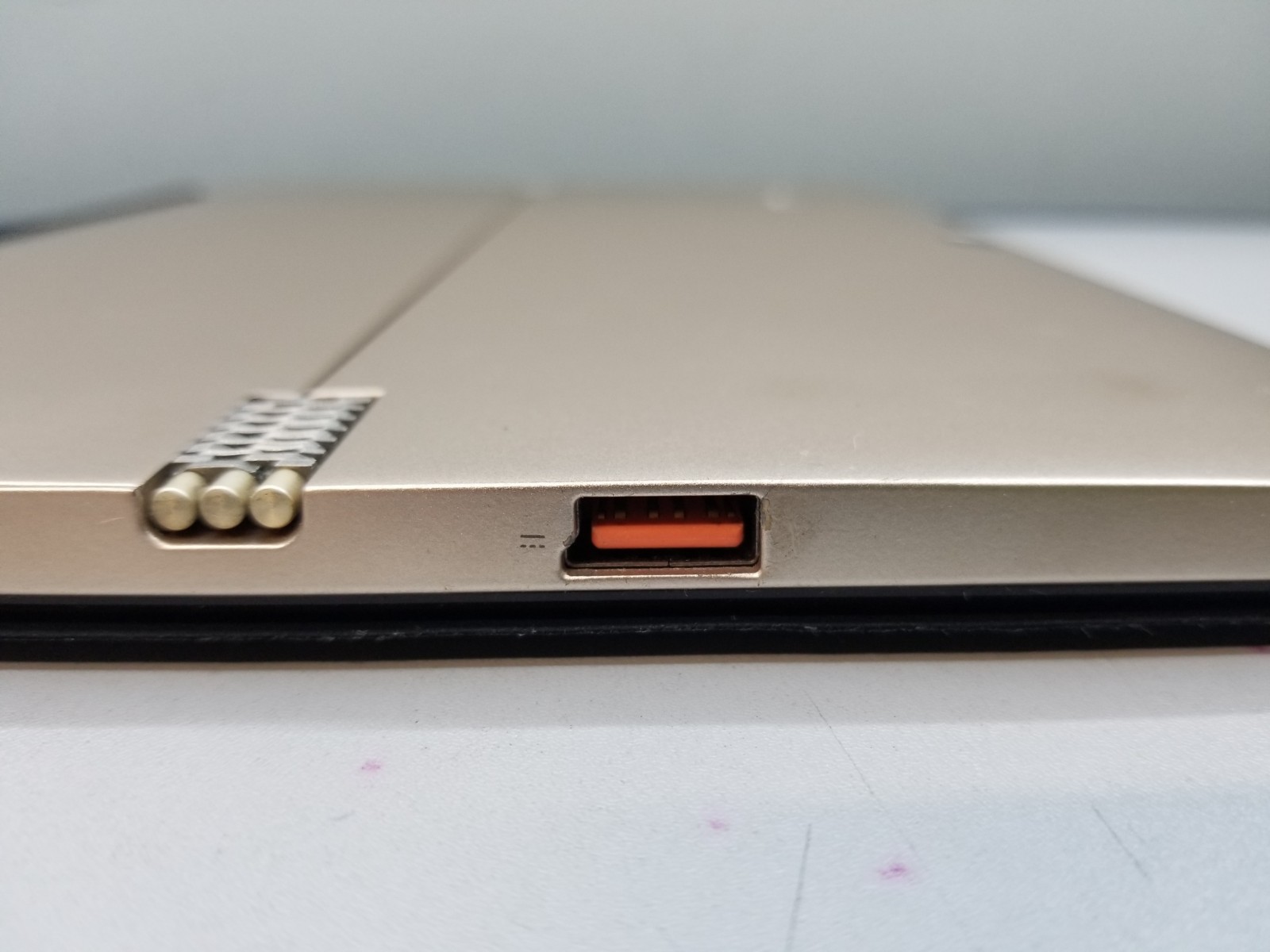 AS-IS Lenovo IdeaPad MIIX 700 12″ Intel m5-6Y54 1.1GHz 8GB RAM 512GB M.2 W11Pro