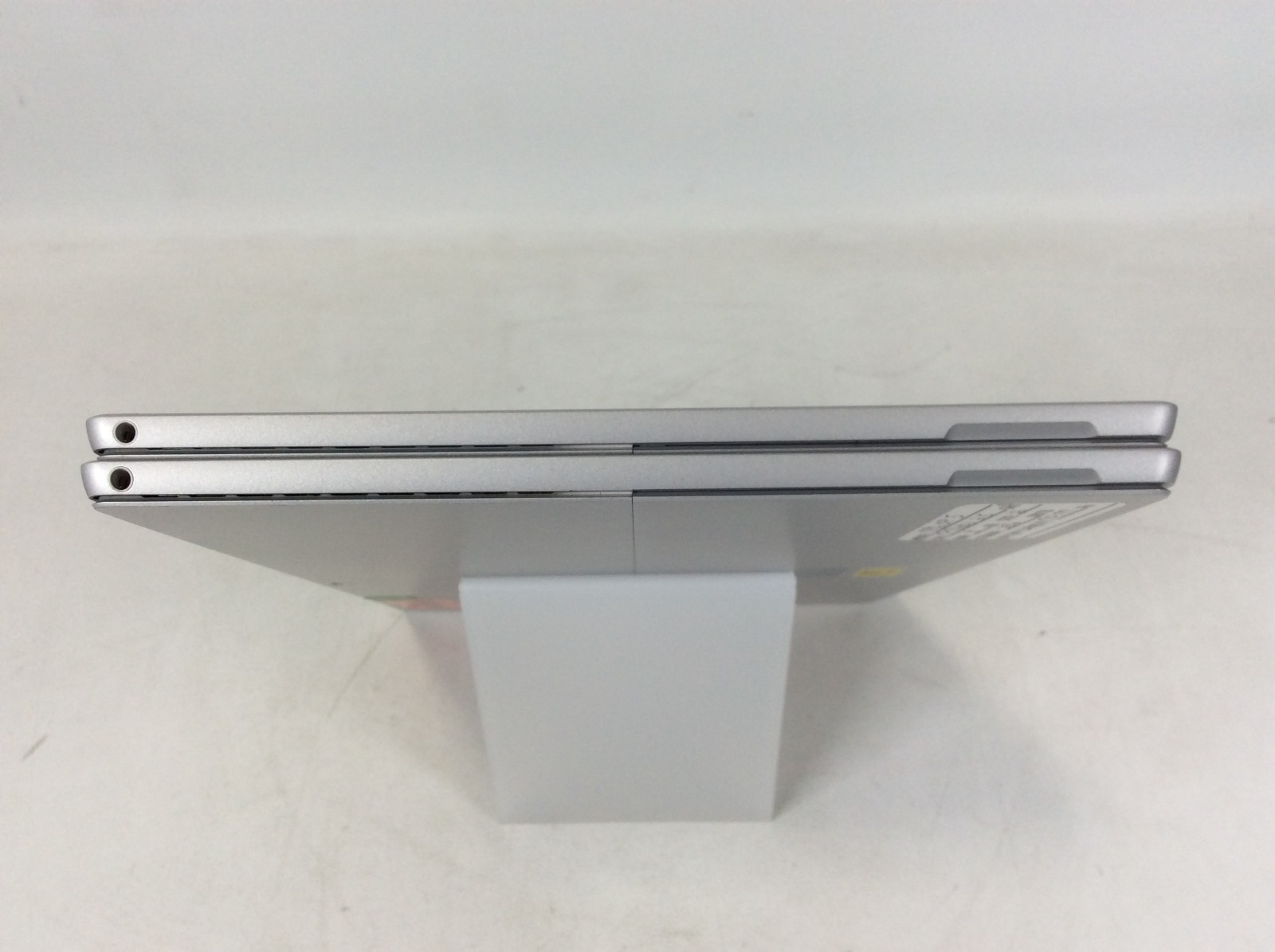 Microsoft Surface Pro 1796 i7-8650U 1.9GHz 8GB RAM 256GB Charger Keyboard