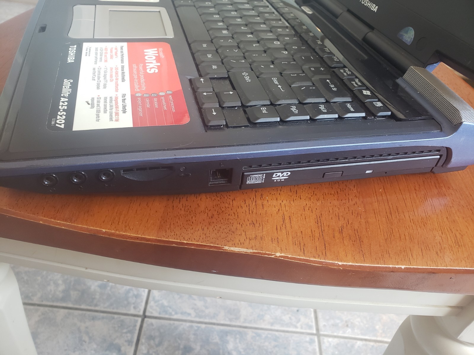 Vintage Toshiba Satellite A25-S207 Intel P4 2.66ghz 480mb 30gb WinXP W/power
