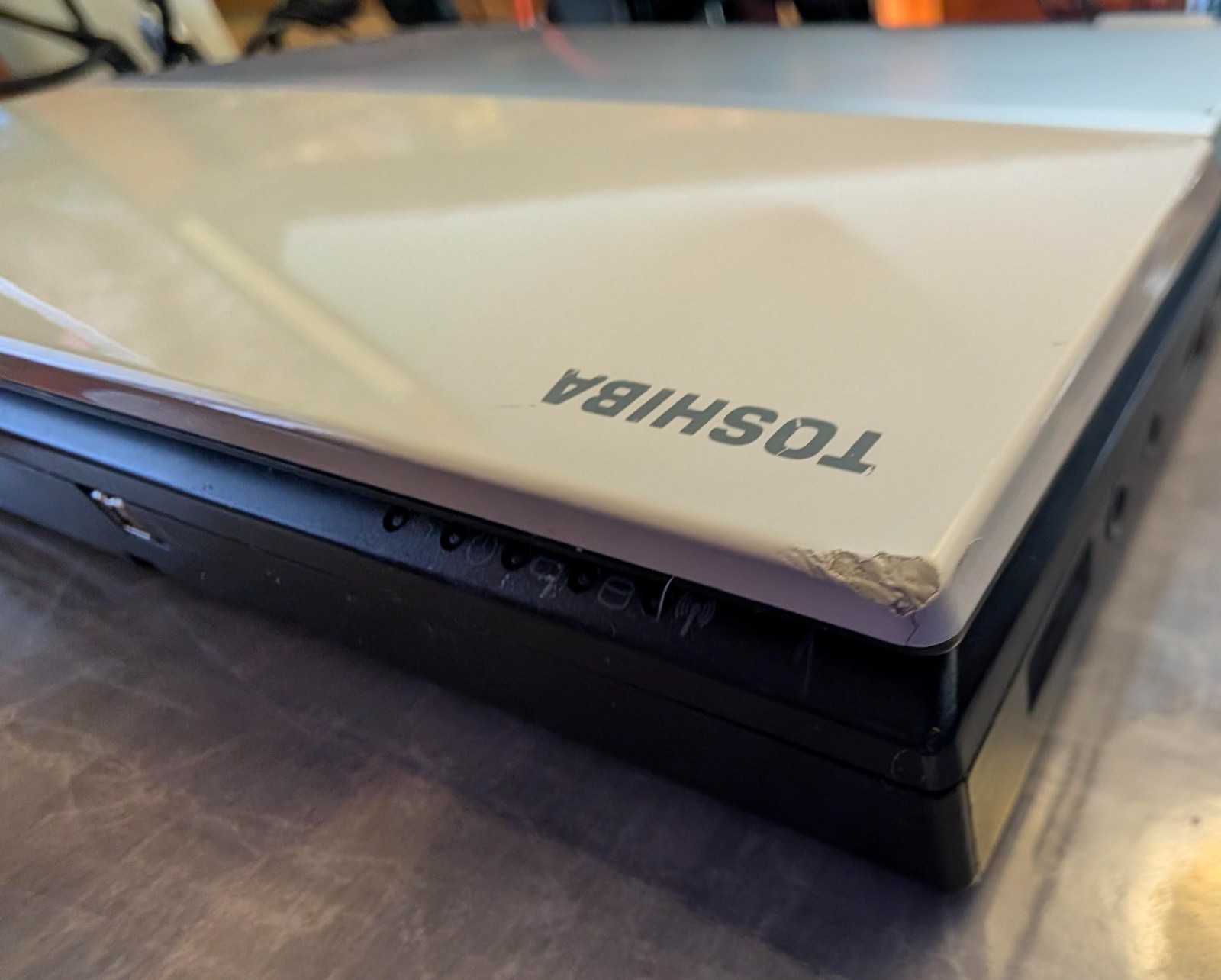 Toshiba Libretto U100-S213 Ultra-Portable Mini Laptop (with two batteries)