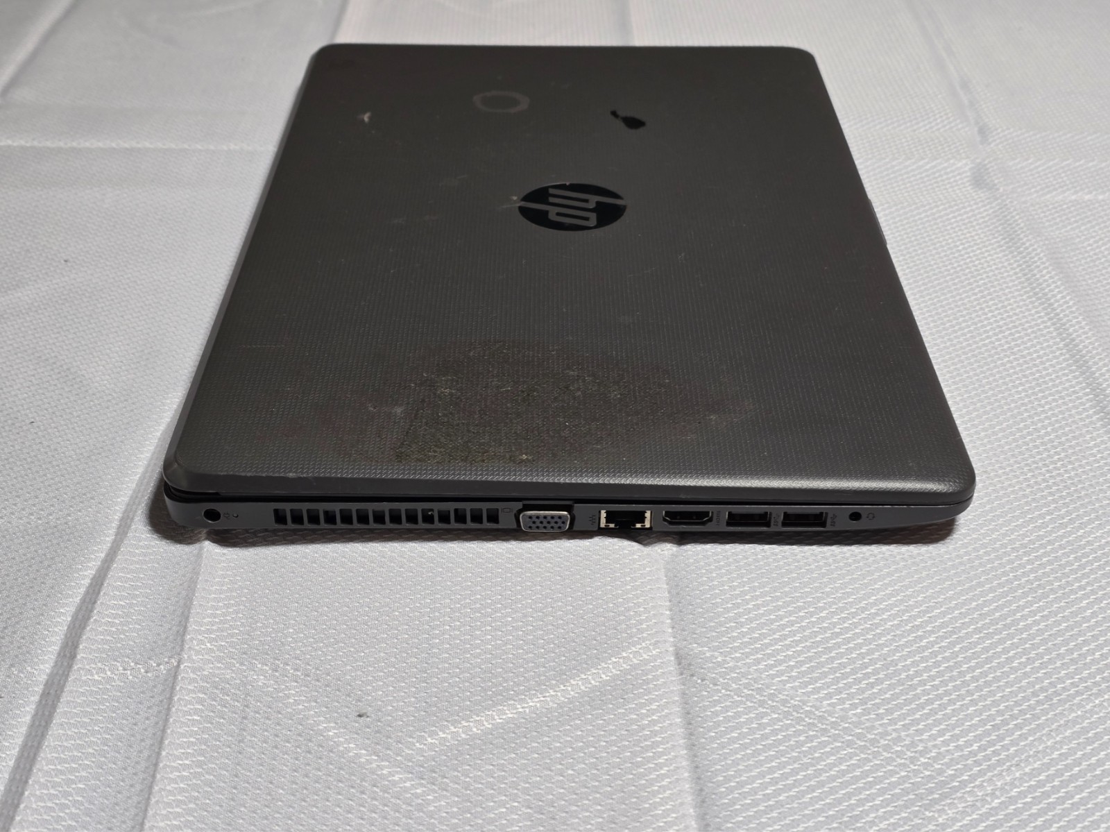 HP 255 G6 15.6 inch Boots to bios