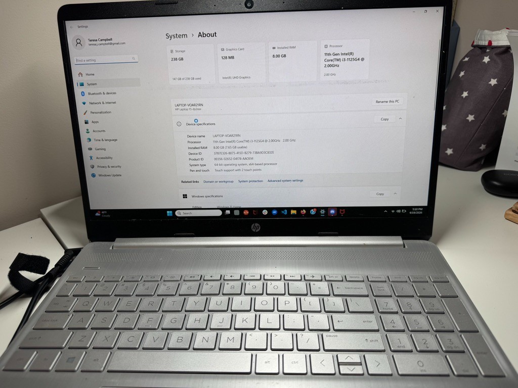 HP 15.6″ (256 GB SSD, Intel Core i5 11th Gen, 4.2 GHz, 8 GB).