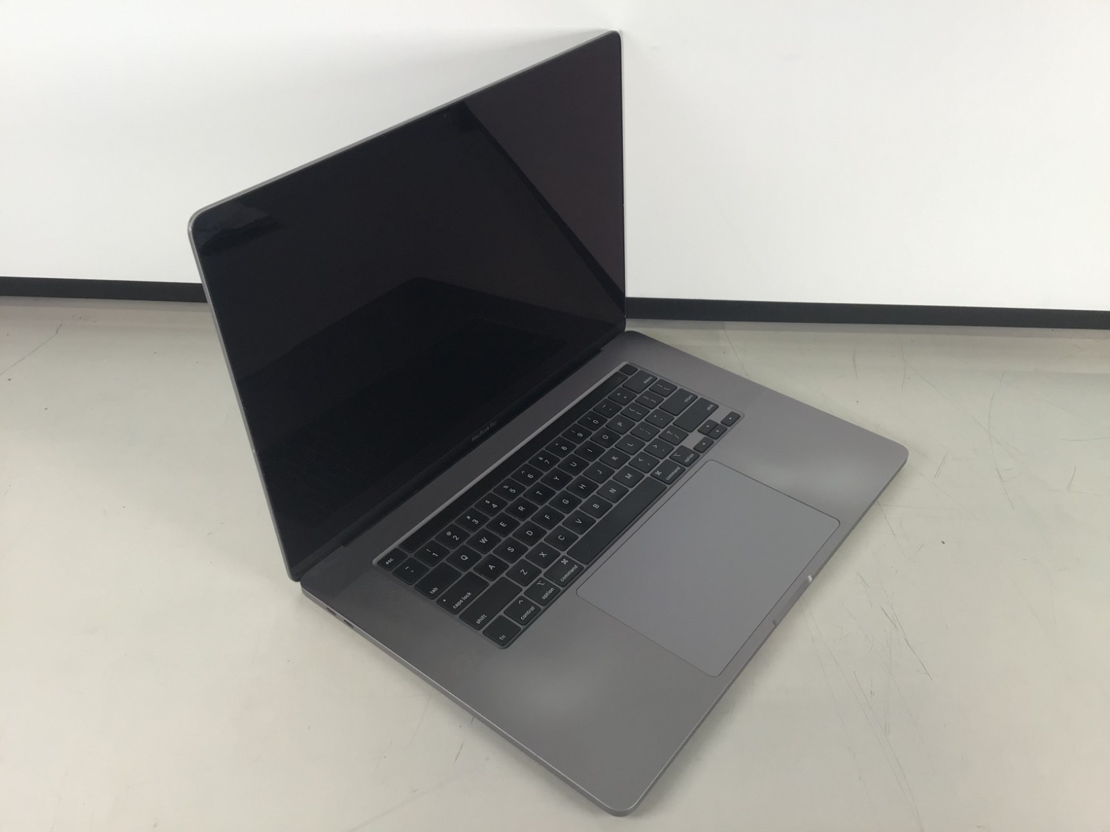 Lot of 2 Apple MacBook Pro 16″ A2141 i7-9750H 2.6GHz 16GB RAM 500B NVMe Gray~ II