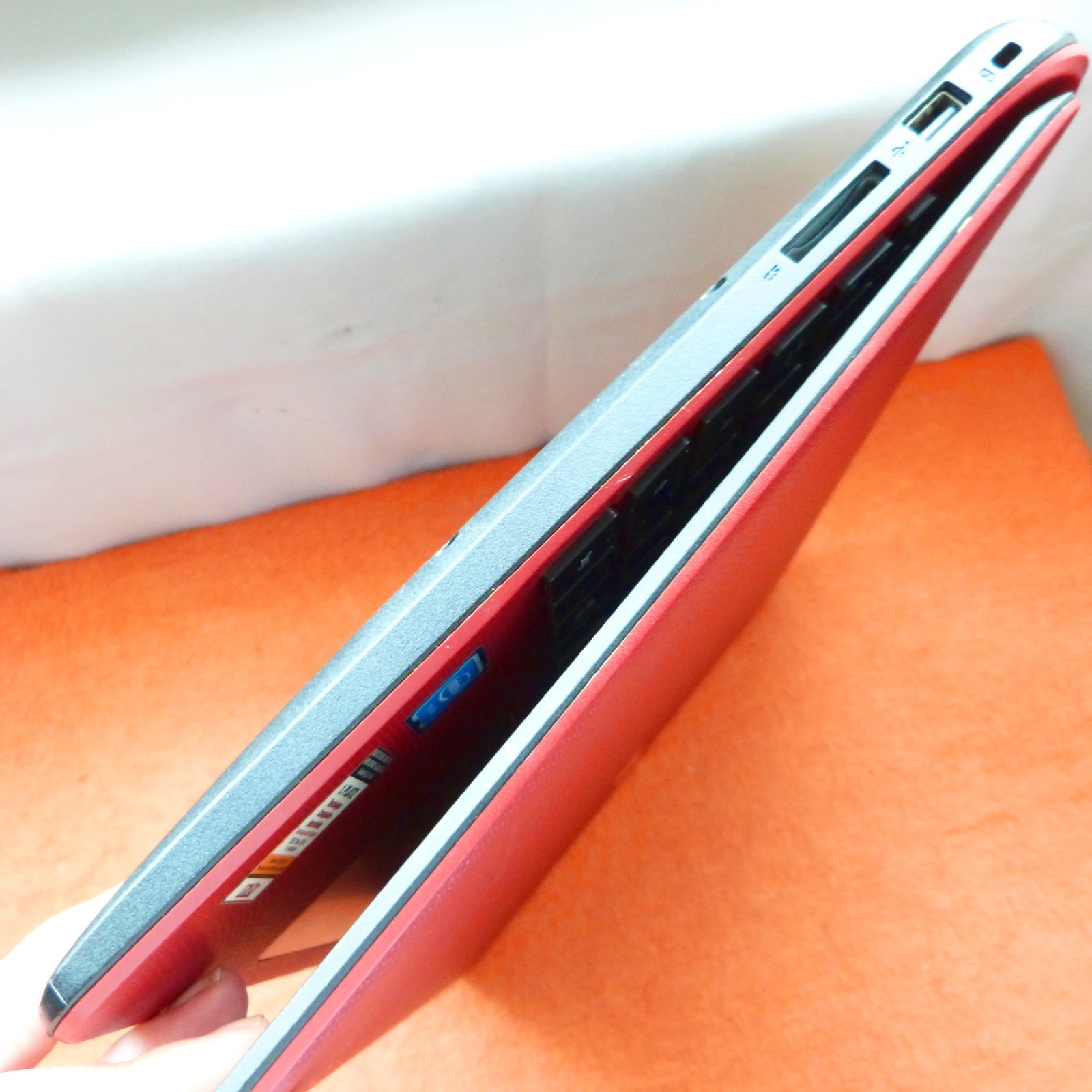 Acer ES1 571 UltraBook 15″ RED DESIGN l 1TB Windows 11 l HDMI USB3 DVDRW