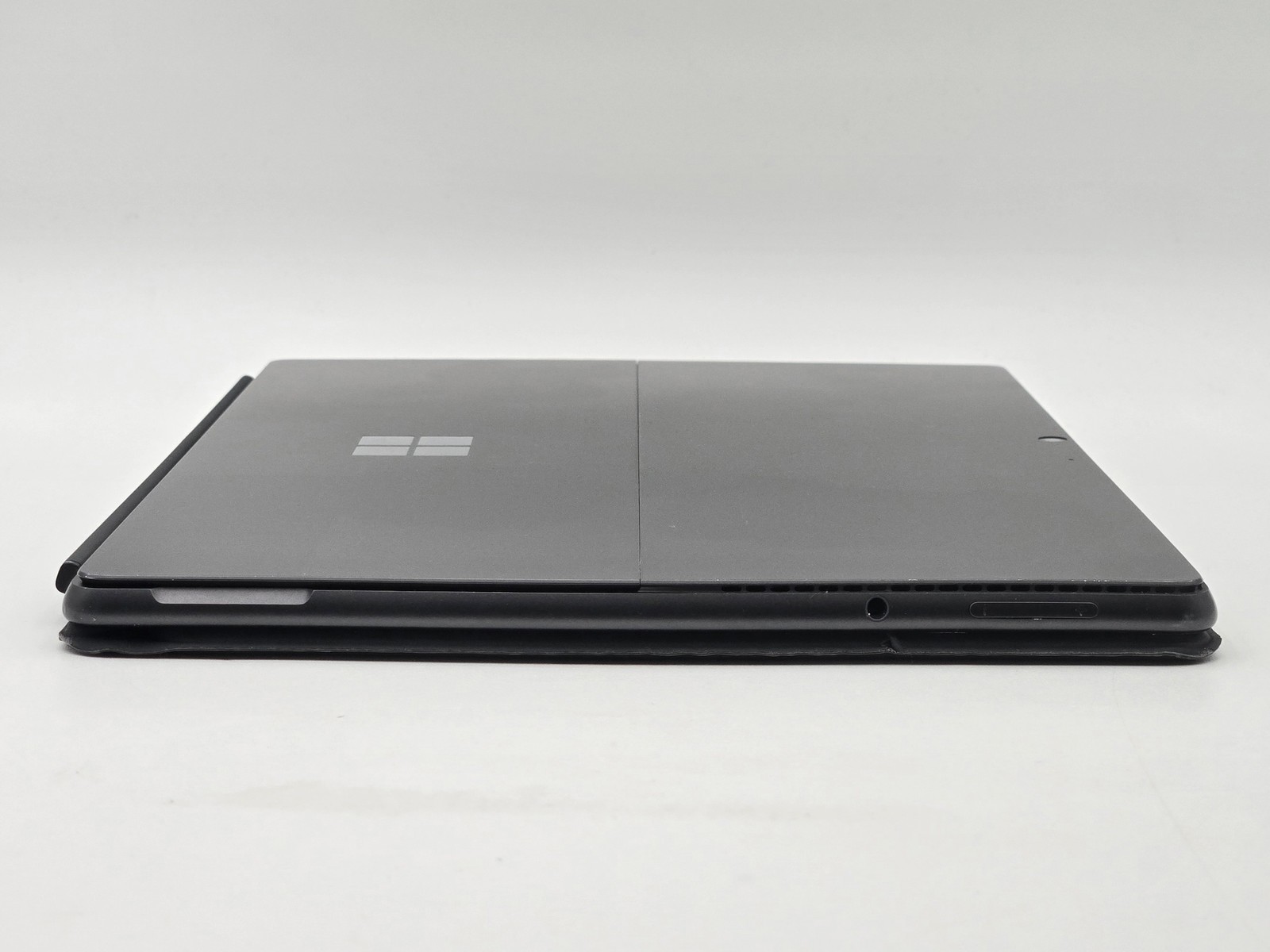 Microsoft Surface Pro 8 2-in-1 13″ Touch I7-1185G7 256GB 16GB W11 Backlit 120Hz