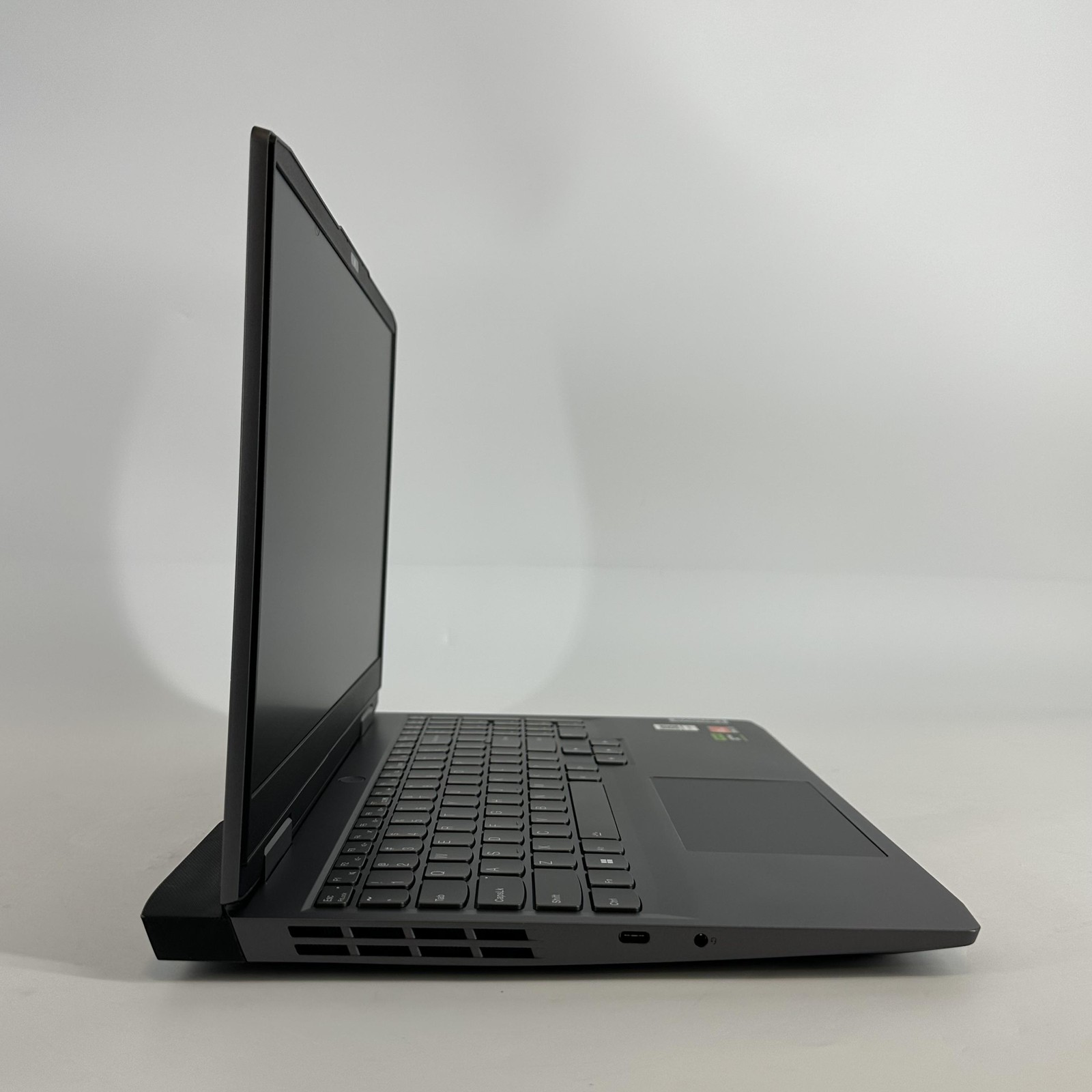 Lenovo LOQ 15 144Hz FHD 3.8 GHz Ryzen 7 7840HS 32GB 1TB/512GB NVIDIA RTX 4050