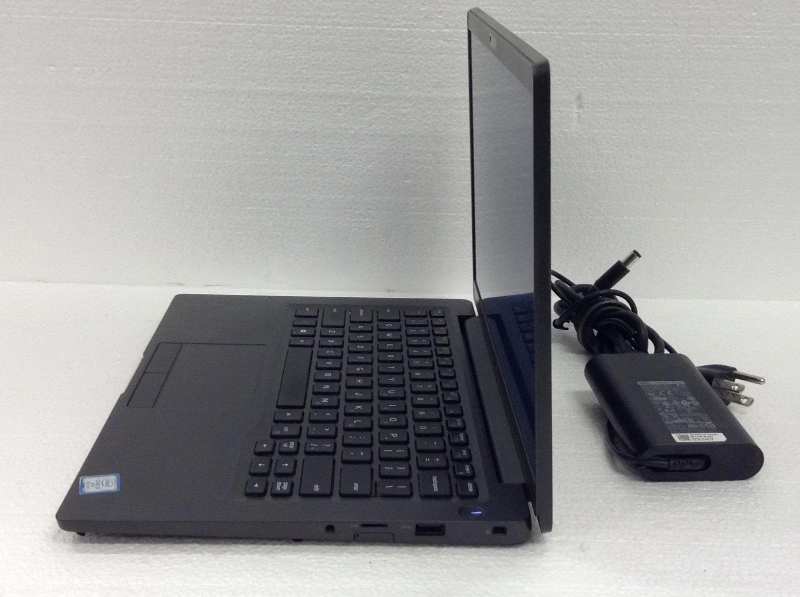 Dell Latitude 7400 14″ (512GB SSD, Intel Core i5 8th Gen., 1.60 GHz, 16GB)…
