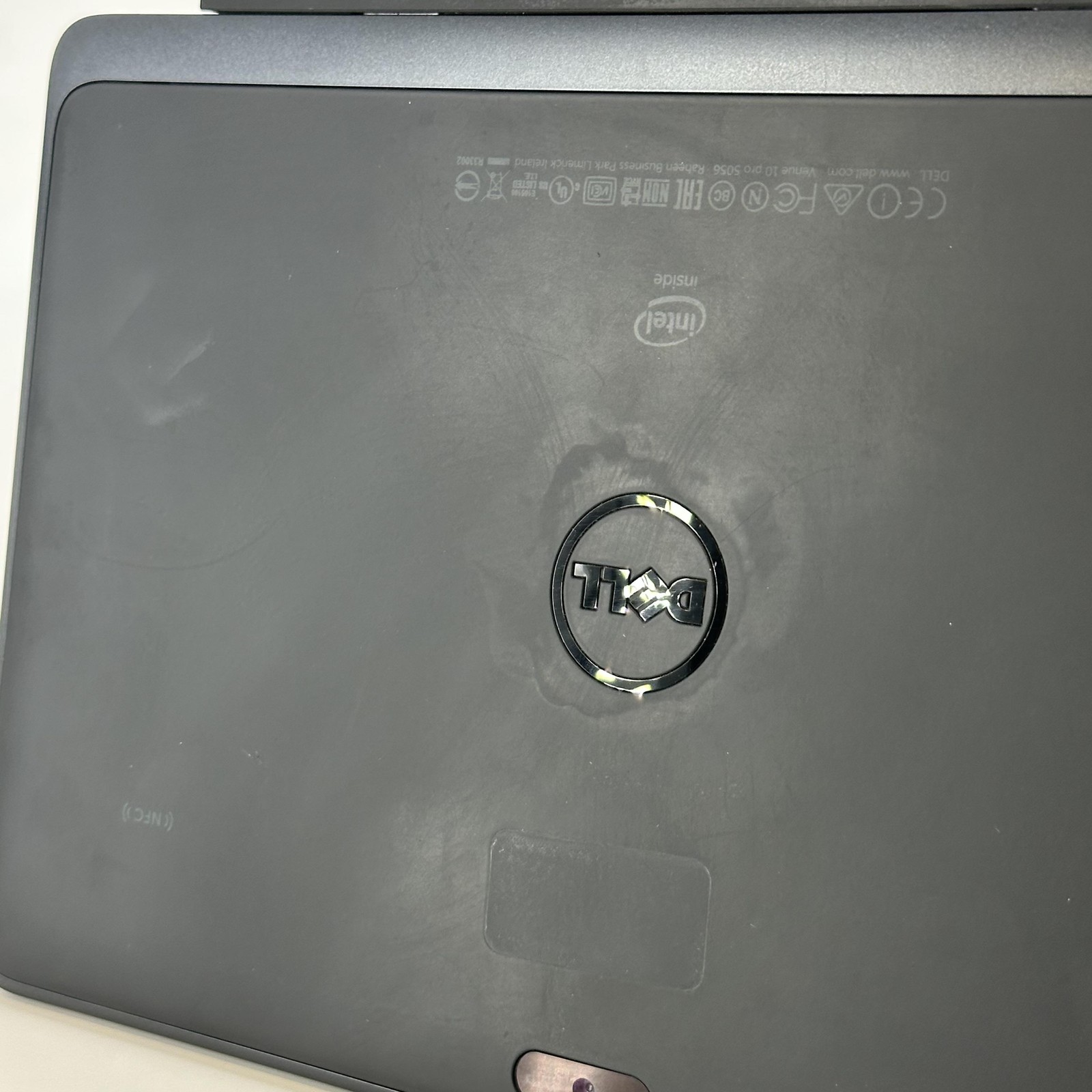 Dell Venue 10 Pro 5056 TOUCH Atom x5-Z8500 1.44GHz 4GB 128GB – CRACKED SCREEN