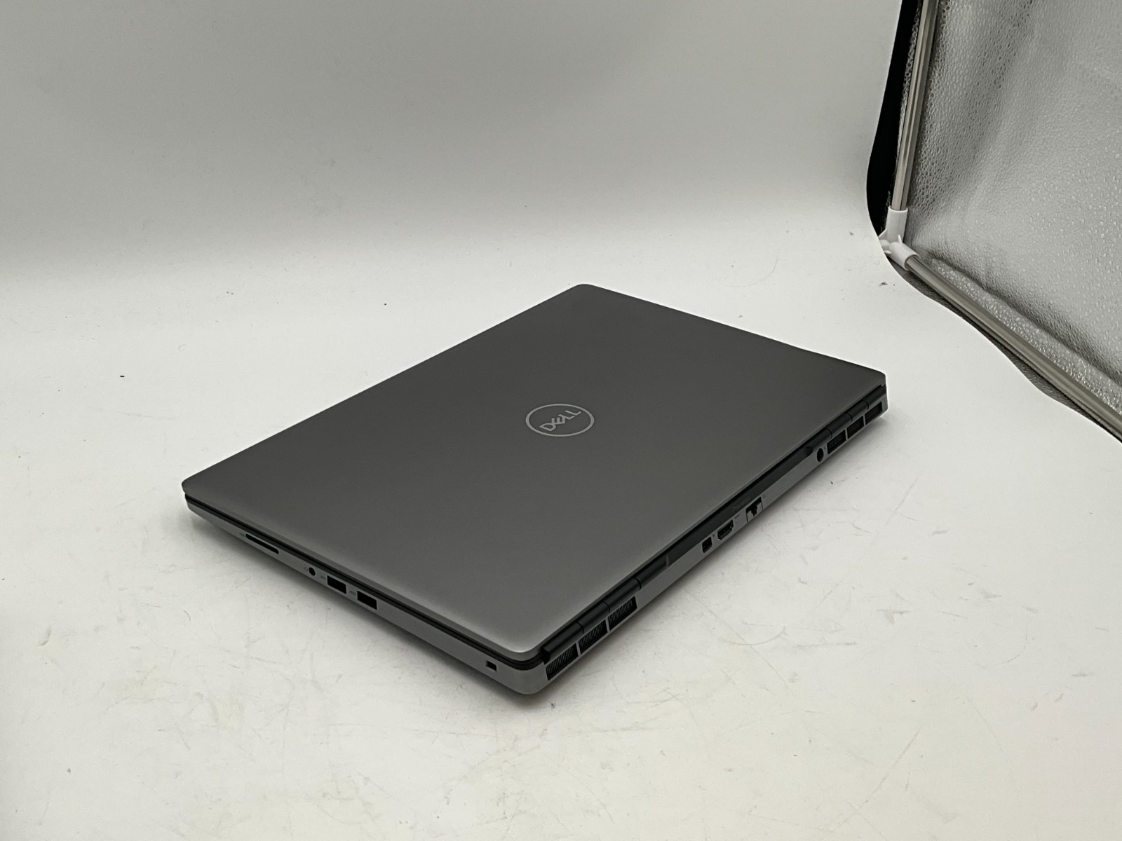DELL Precision 7560 i7-11850H 2.50 64GB 1tb T1200 15.6″ WIN11 laptop 24NJ6J3
