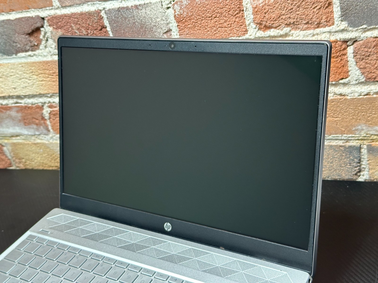 HP Pavilion 15.6″ Touch 15Z-CW100 Ryzen 5 3500U 2.1GHz 16GB RAM 256GB SSD – Fair