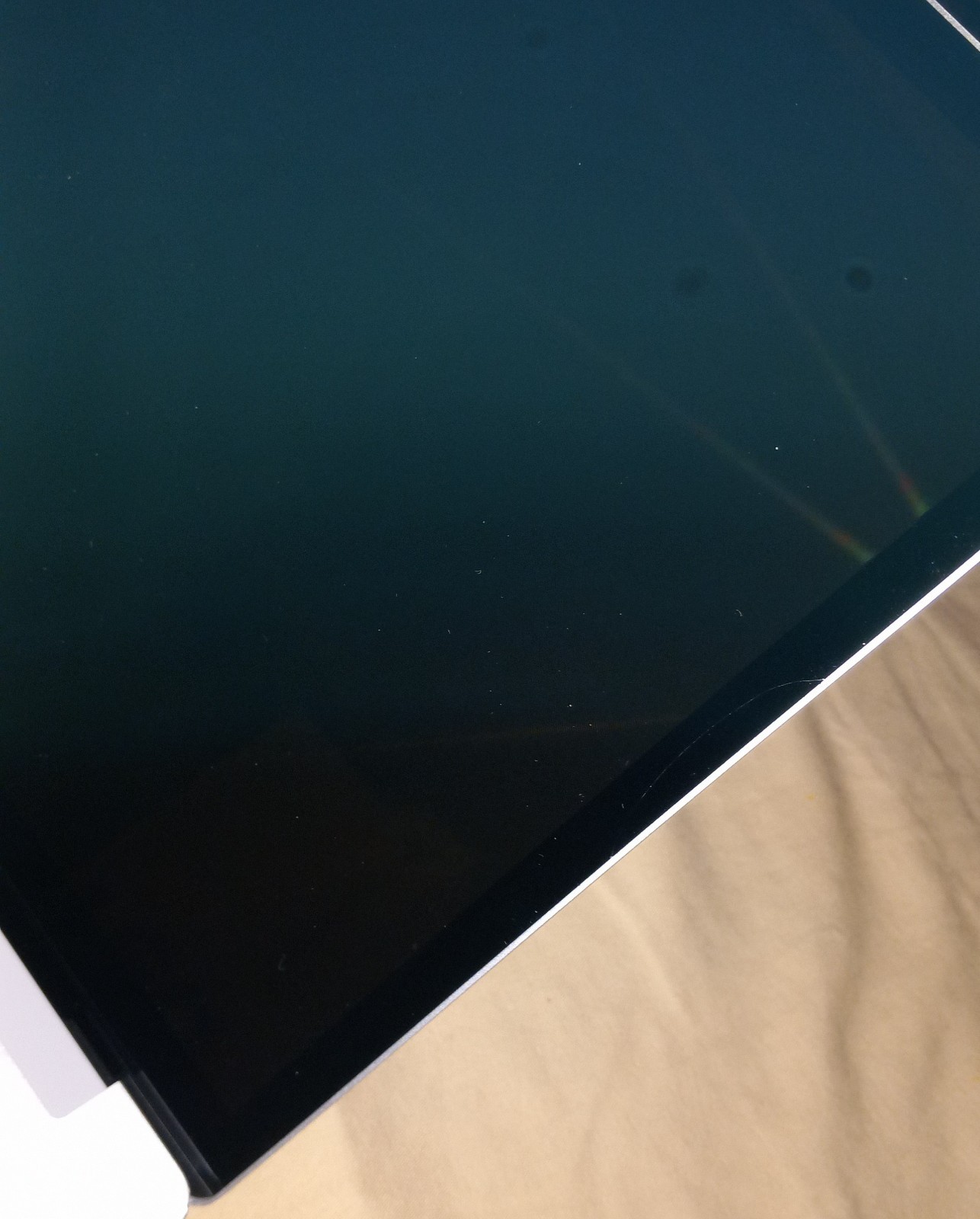Microsoft Surface Laptop 3 15″/i5-1035G7, 1.2ghz/8GBram 256GB SSD -2 issues**
