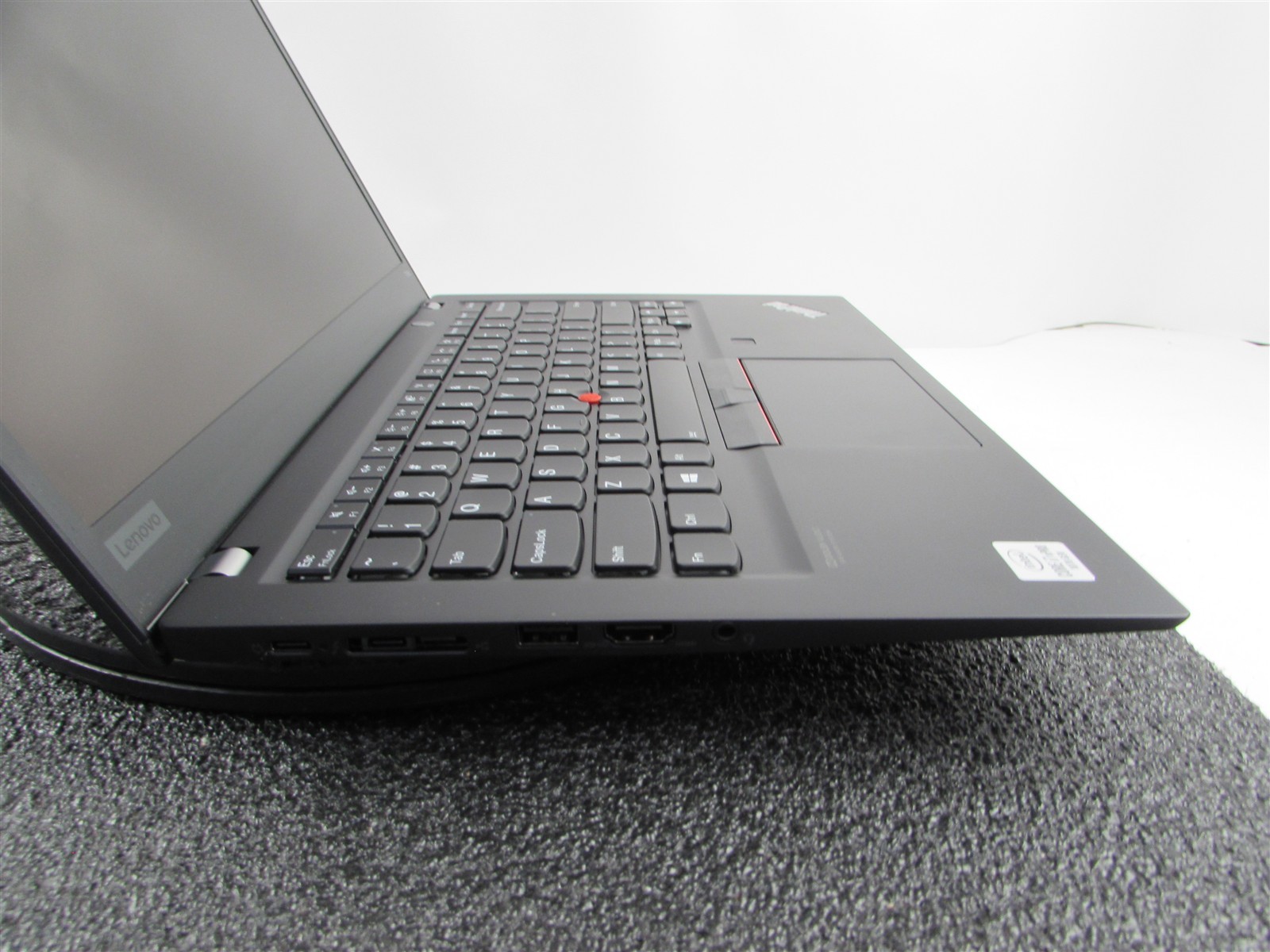 LENOVO THINKPAD T14s (GEN 1) Intel CORE I7-10610U 512GB SSD 16GB RAM NO O.S