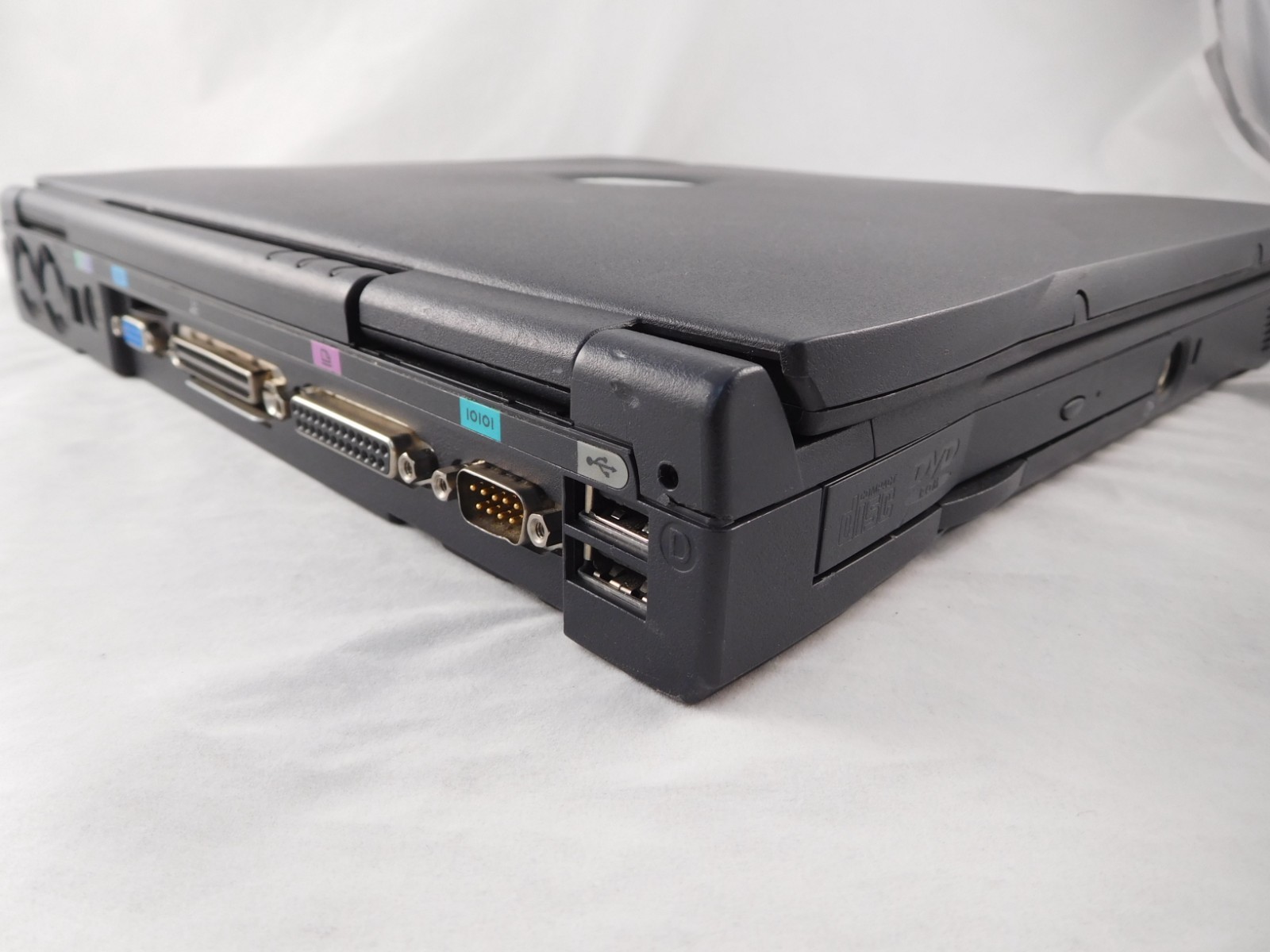 Dell Latitude C800 Pentium III 850Mhz 128MB 20GB 15″ Bad Battery No OS