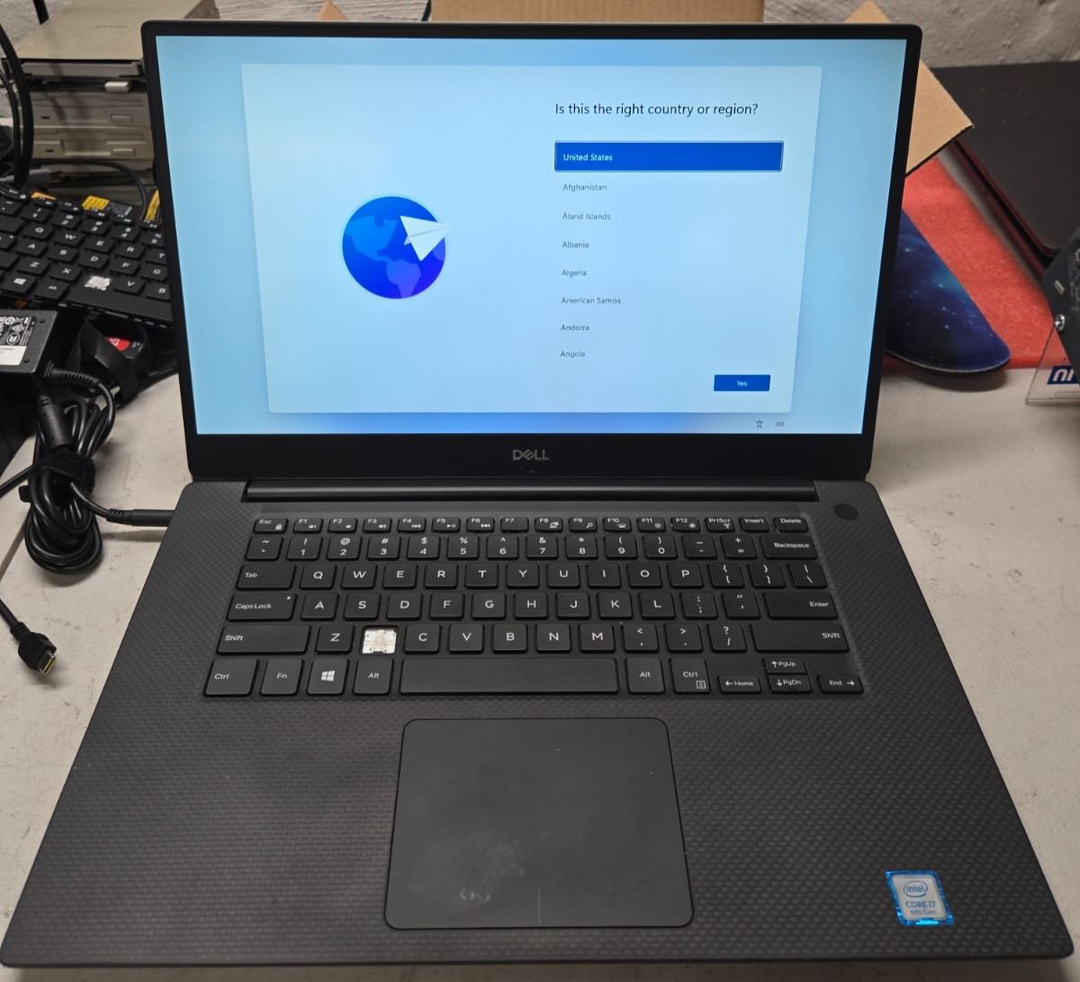 Dell XPS 15 9570 15″ Core i7-8750H 2.2GHz 16GB RAM 1TB SSD GeForce GTX 1050 Ti