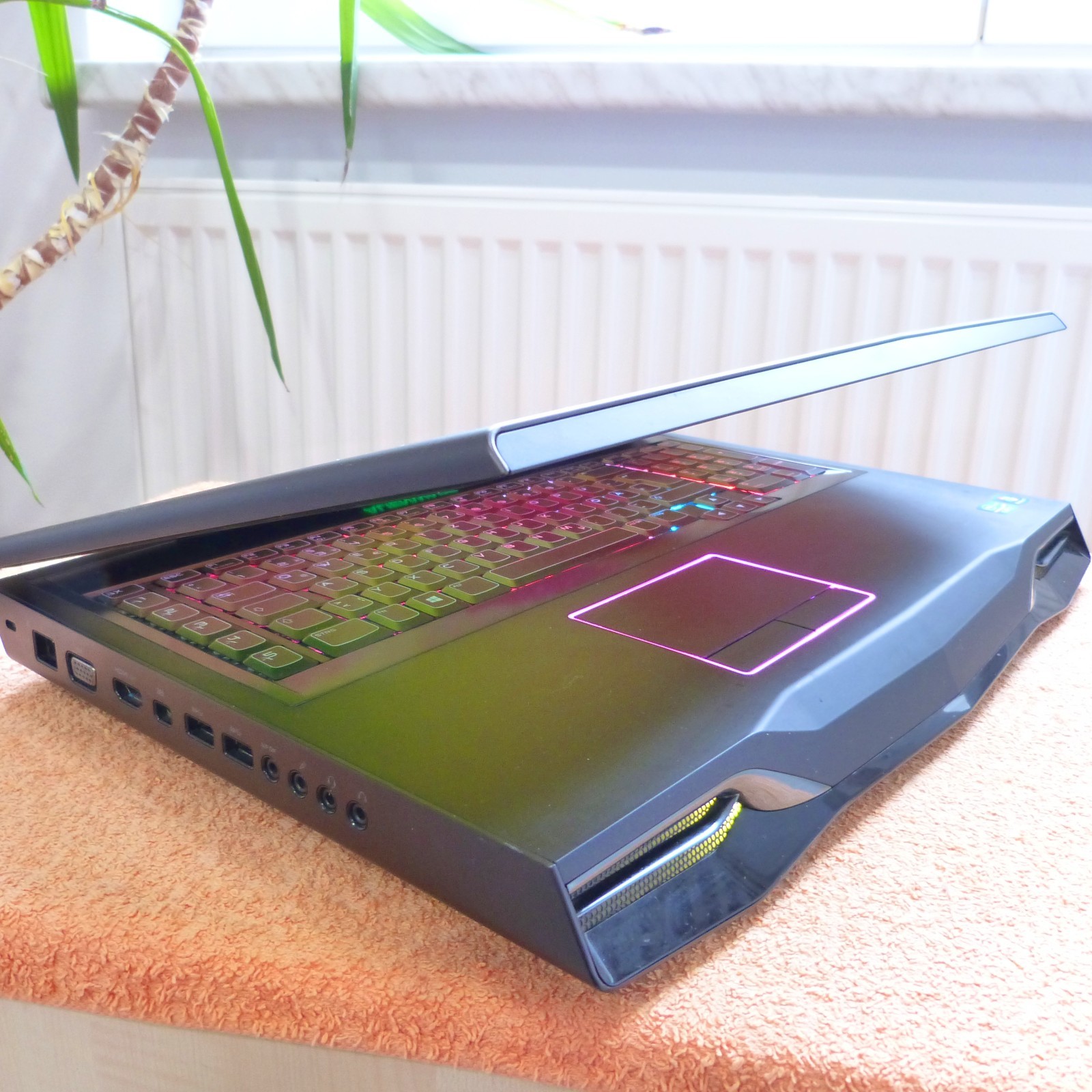 Alienware M18x R2 HIGH END FULLHD I 2TB SSD Windows 11 l 16GB RAM NEW l Core i7