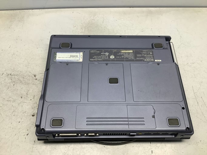 Sony Vaio PCG-FR130 AMD Mobile Athlon XP 2000+ 1.67GHz 256 MB NO HDD