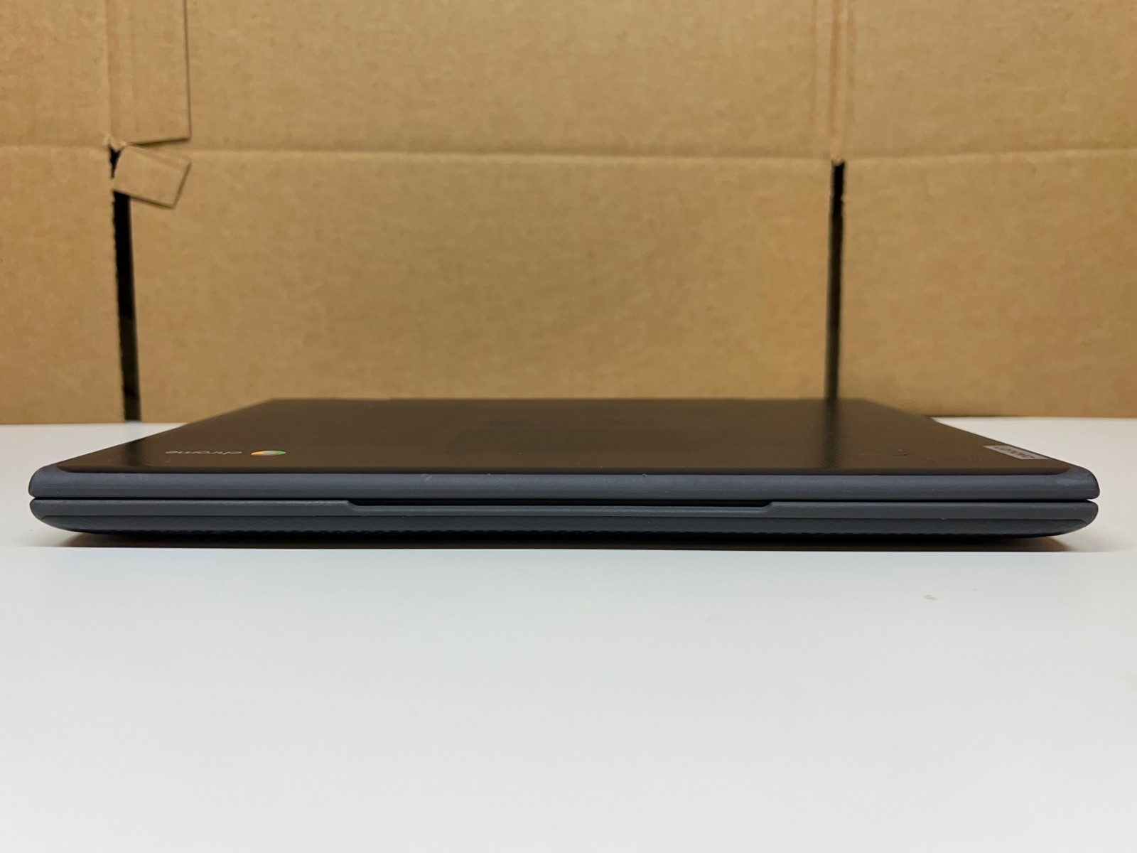 Lenovo 300e 11.6″ 2-in-1 Laptop – 32GB Storage, 4GB RAM, Touchscreen Chromebook