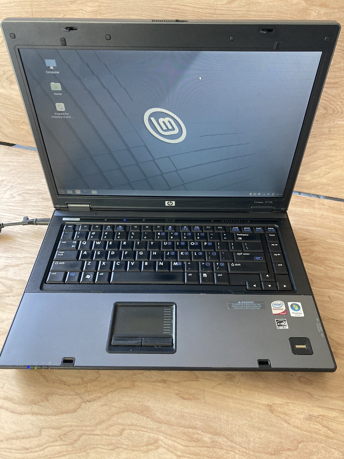 HP Compaq 6710b 15.4in. Intel core 2 Duo @2.1GHz/2Gb/120 Gb, Linux Mint