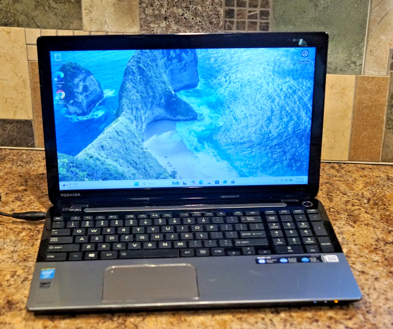 Active Latest 25H2 WIN11 PRO Toshiba L55-A5299 Gen4 i7@2.40GHz,8GB RAM,1TB HDD
