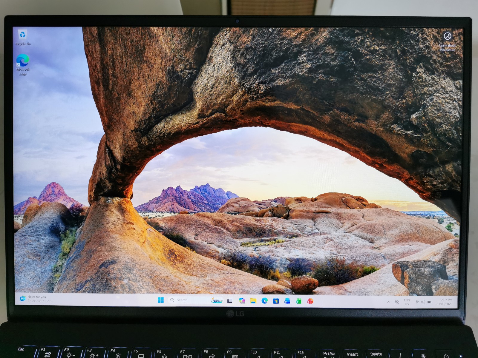 READ* LG Gram i5-1135G7 8GB DDR4 512GB or 1-2TB SSD 2K 16″ Lightweight Laptop